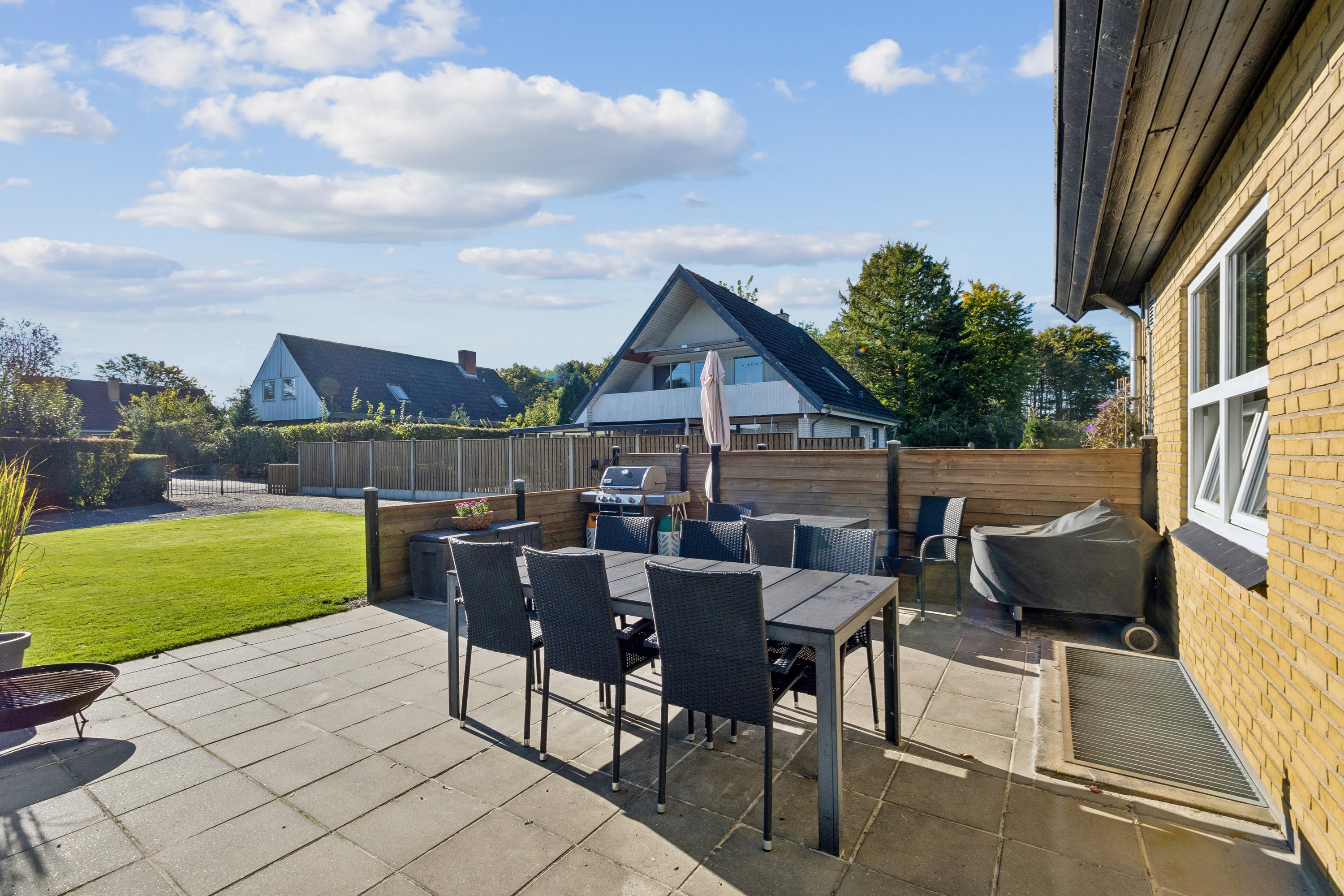 Fremhævet terrasse billede i fuldskærmstilstand. Billede af Dalvænget 7, 7900 Nykøbing M