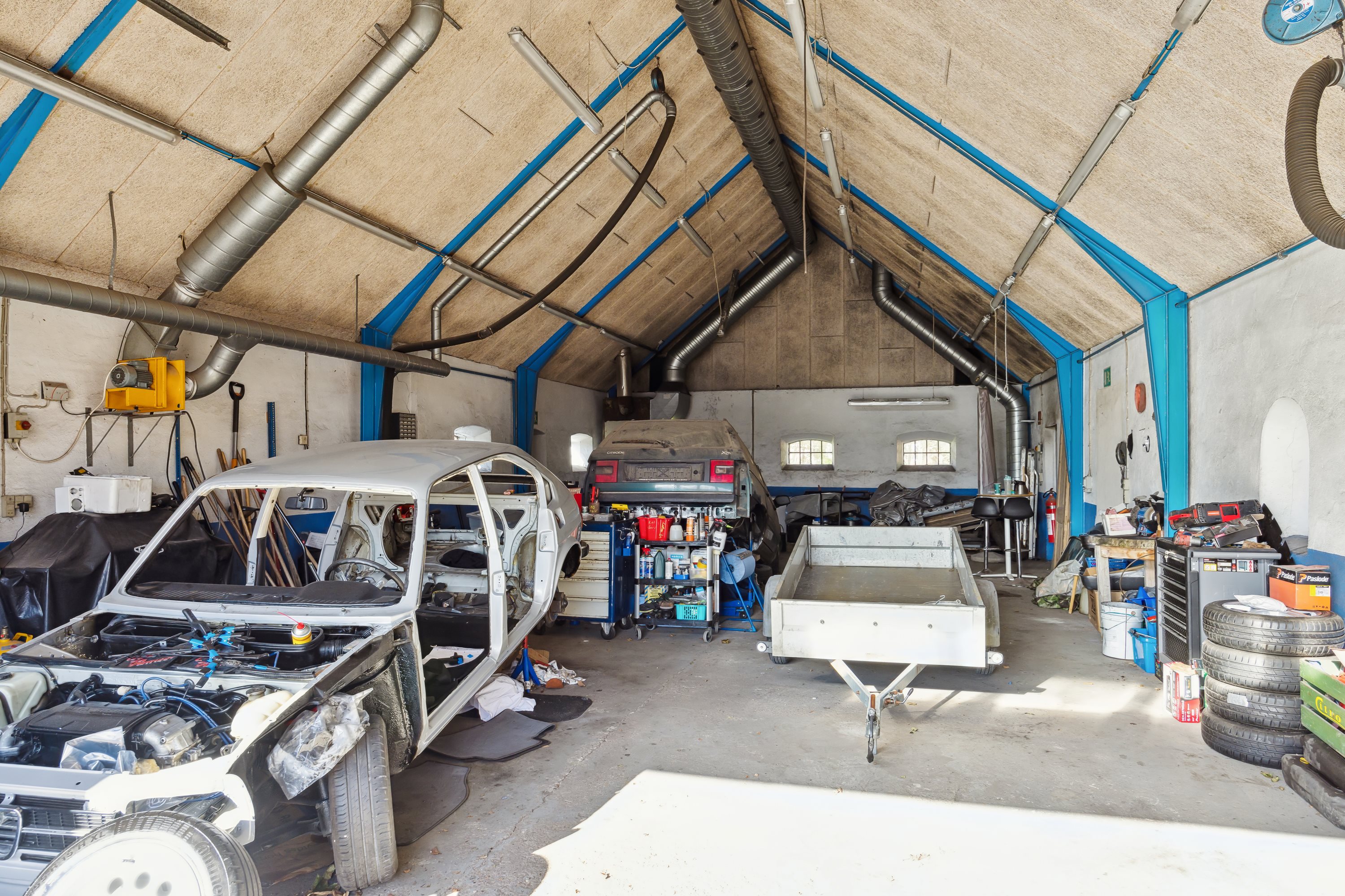 Fremhævet garage billede i fuldskærmstilstand. Billede af Knøsgårdvej 38, 9440 Aabybro