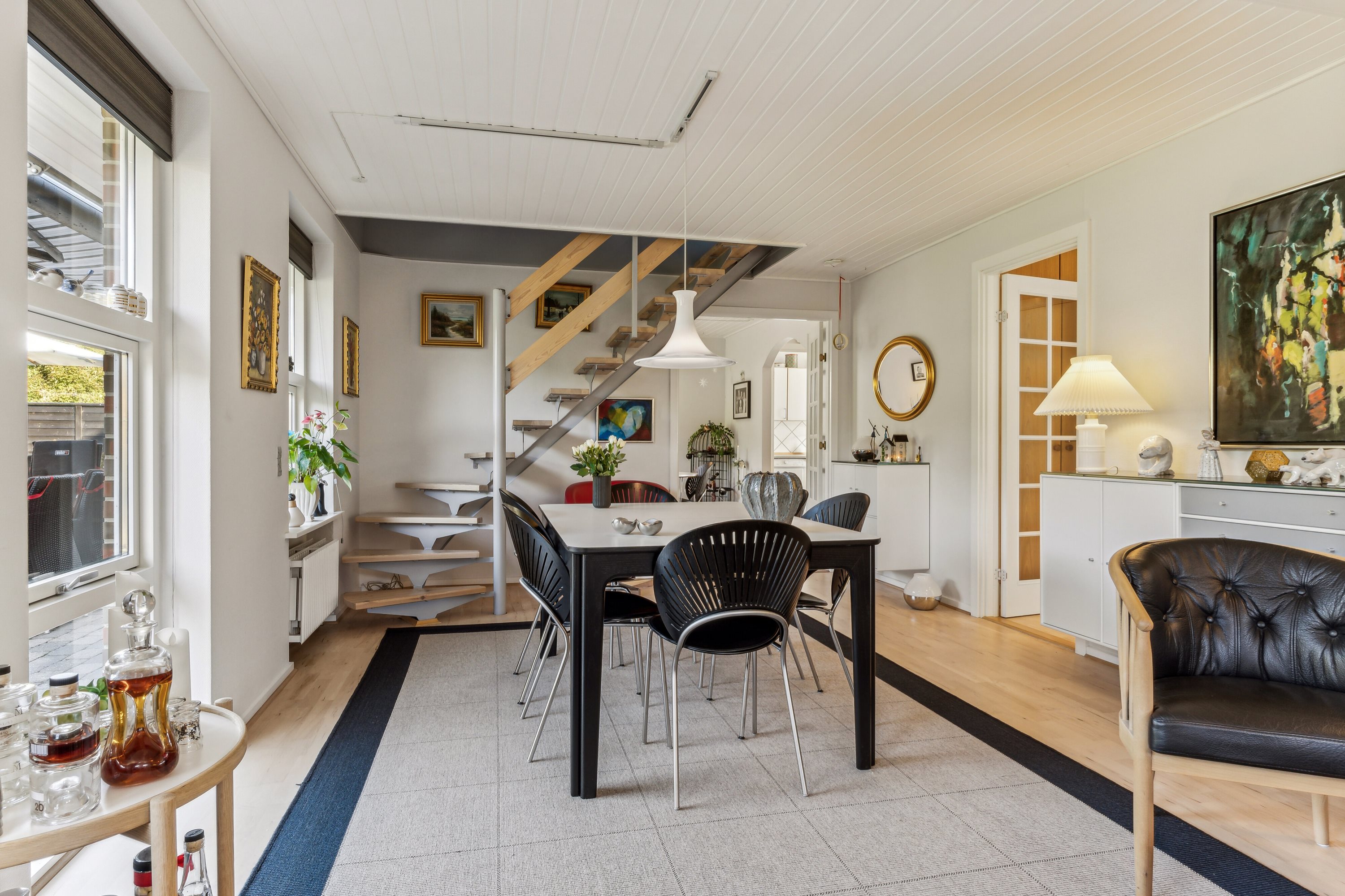 Fremhævet stue billede i fuldskærmstilstand. Billede af Tornsangervej 38, 9800 Hjørring