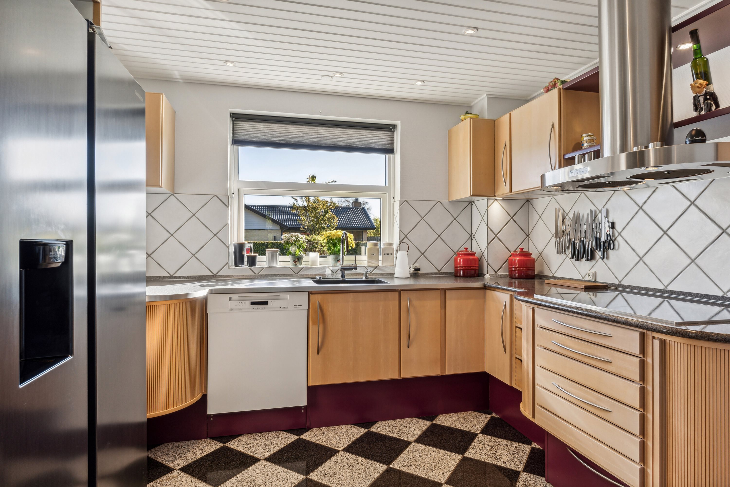 Fremhævet køkken billede i fuldskærmstilstand. Billede af Tornsangervej 38, 9800 Hjørring