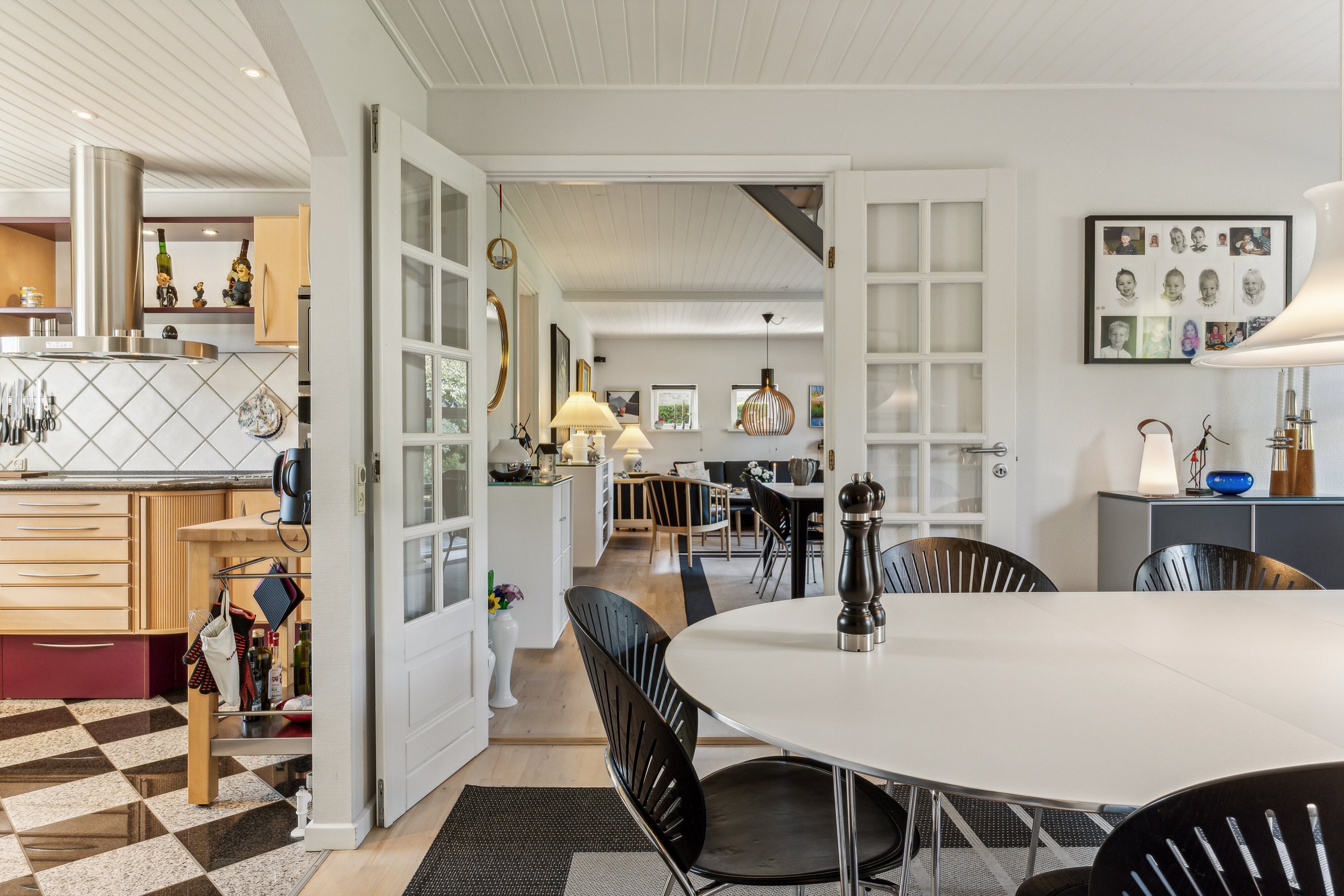 Fremhævet spisestue billede i fuldskærmstilstand. Billede af Tornsangervej 38, 9800 Hjørring