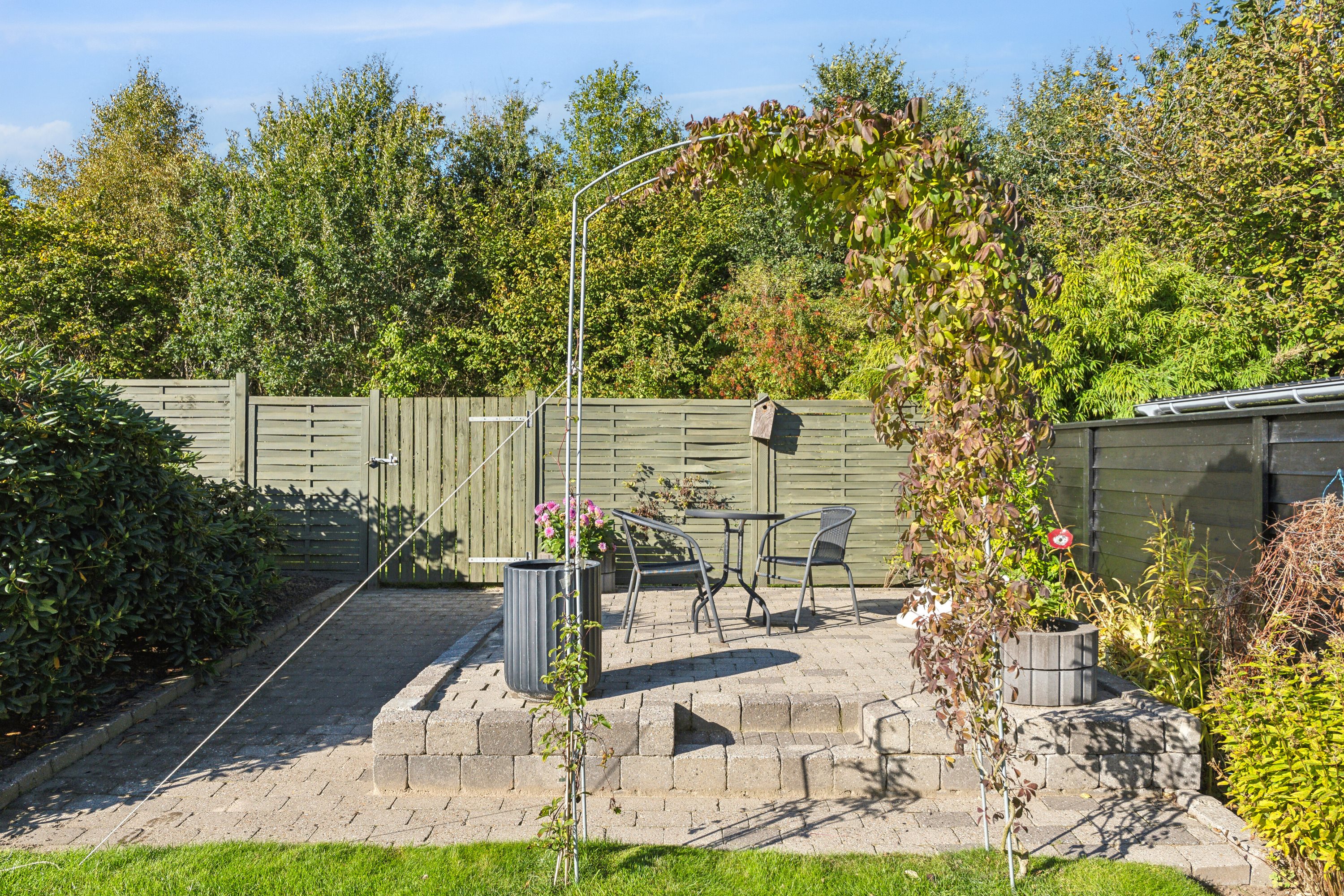 Fremhævet terrasse billede i fuldskærmstilstand. Billede af Tornsangervej 38, 9800 Hjørring