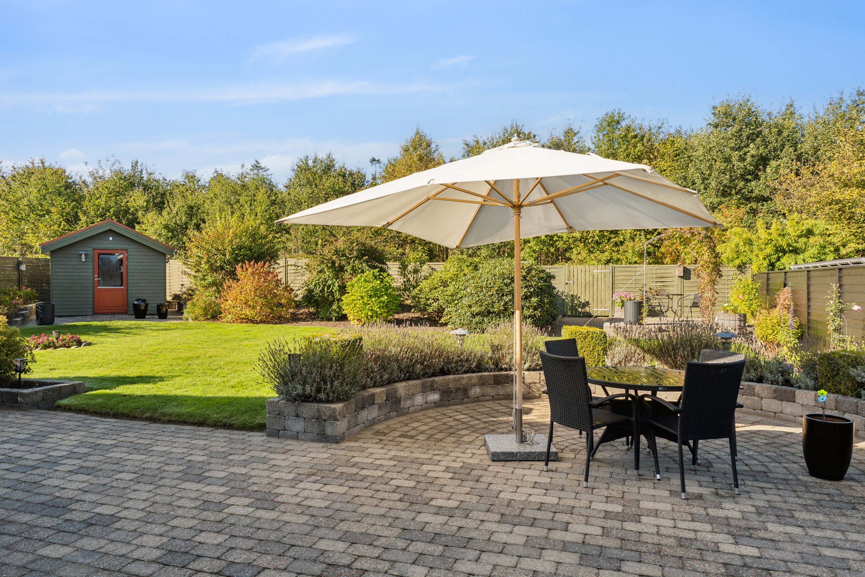 Fremhævet terrasse billede i fuldskærmstilstand. Billede af Tornsangervej 38, 9800 Hjørring