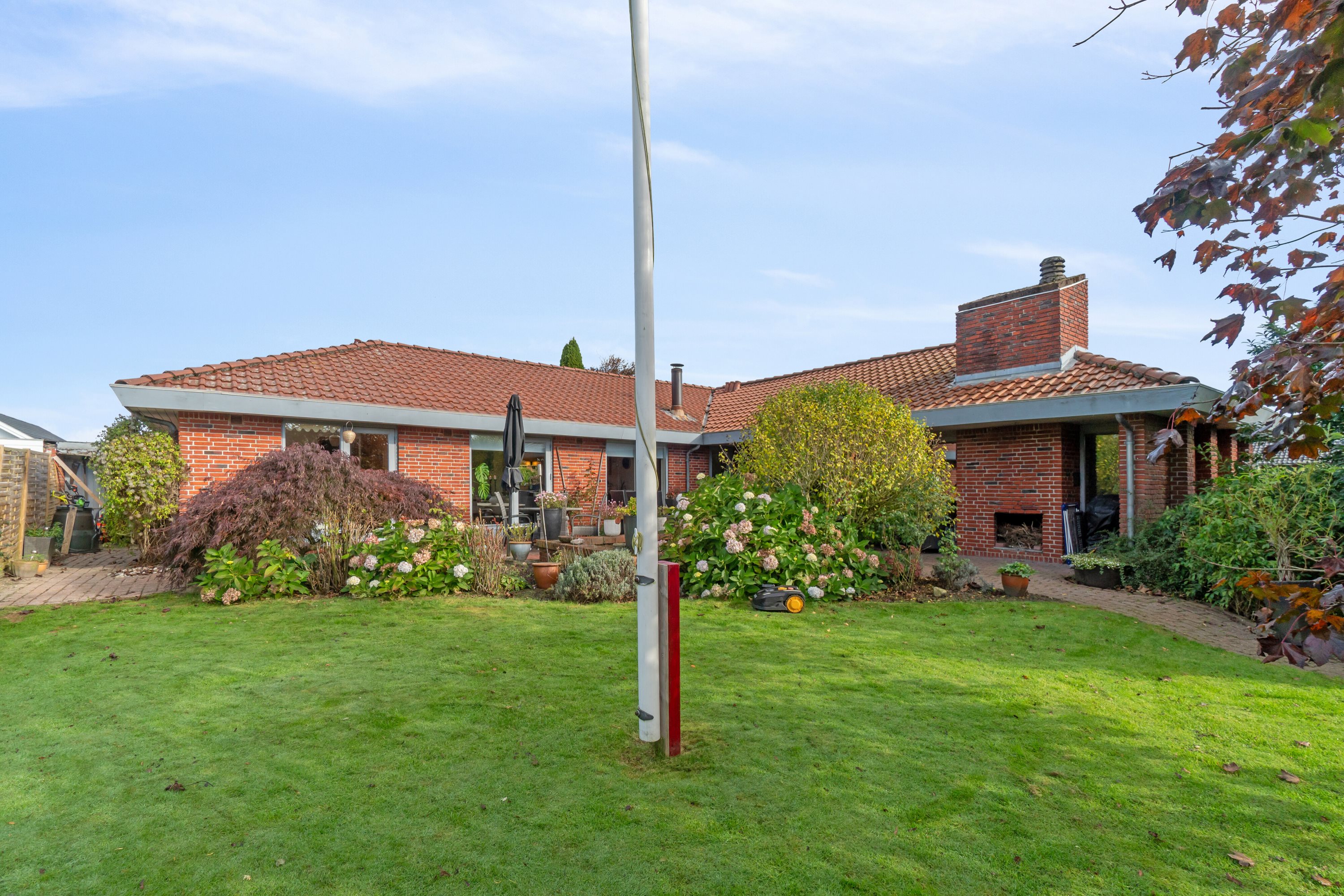 Fremhævet set fra haven billede i fuldskærmstilstand. Billede af Bjørn Nørgårds Vej 17, 7430 Ikast