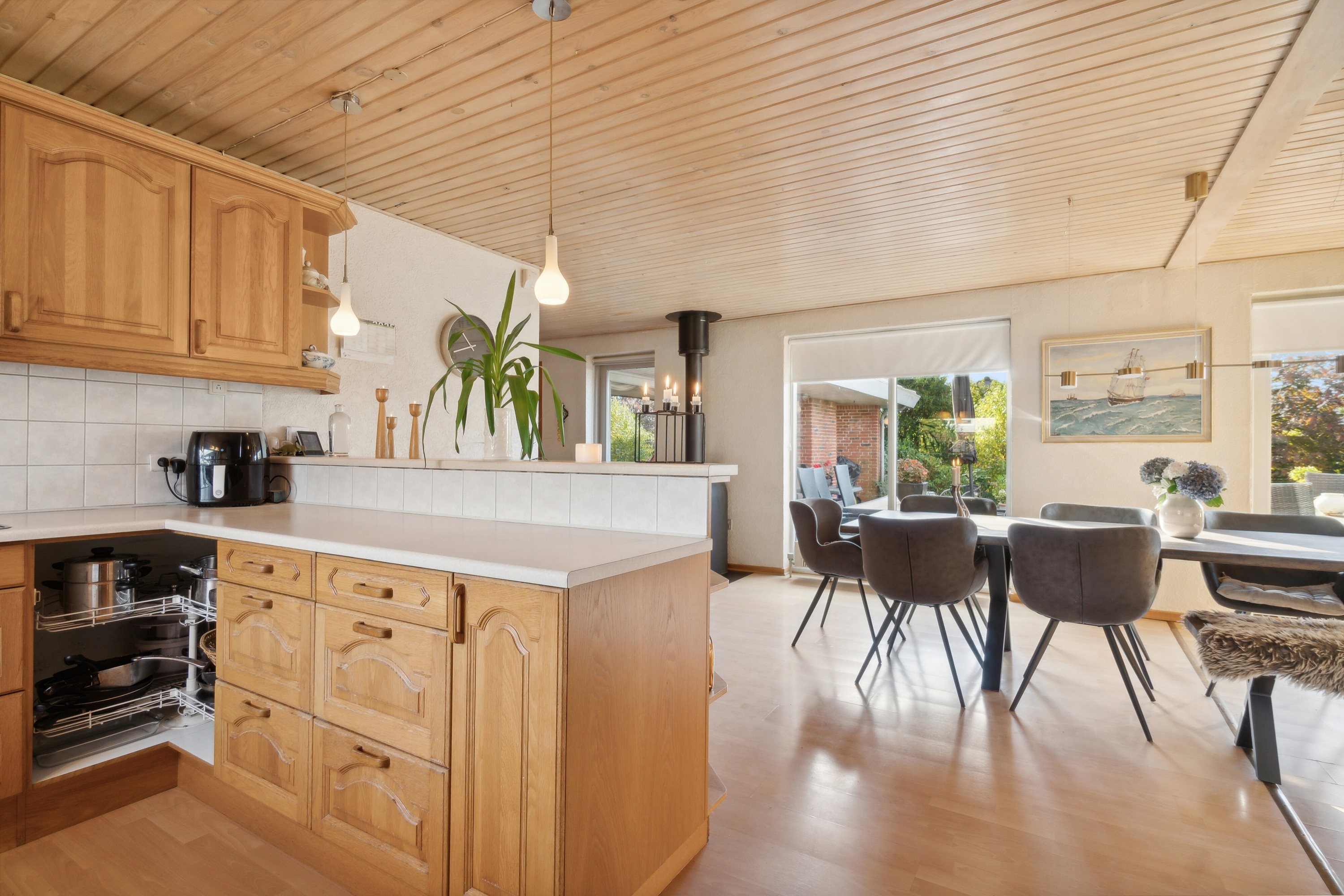 Fremhævet køkken billede i fuldskærmstilstand. Billede af Bjørn Nørgårds Vej 17, 7430 Ikast