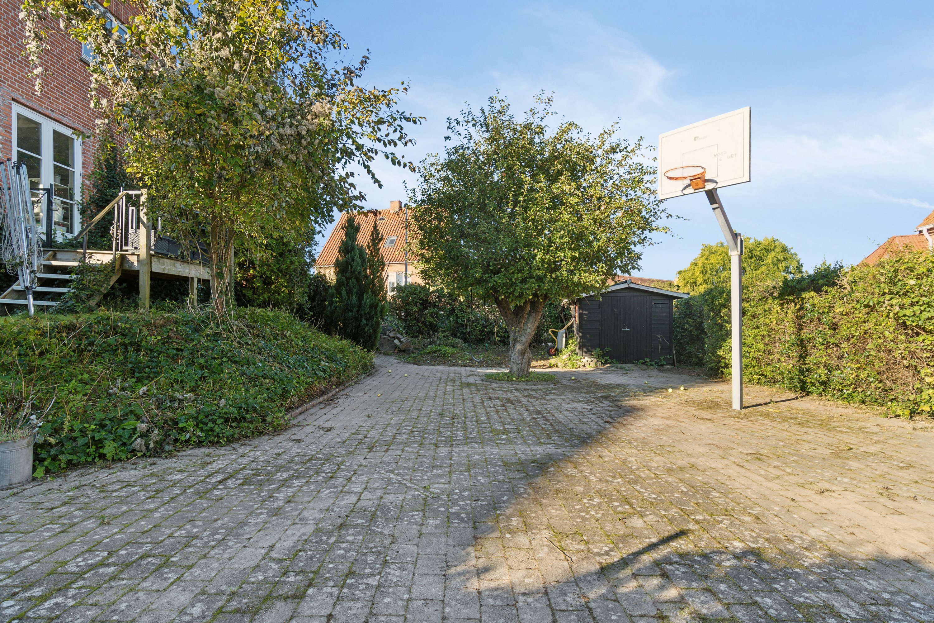 Fremhævet udendørs billede i fuldskærmstilstand. Billede af Munkholmvej 43, 4300 Holbæk