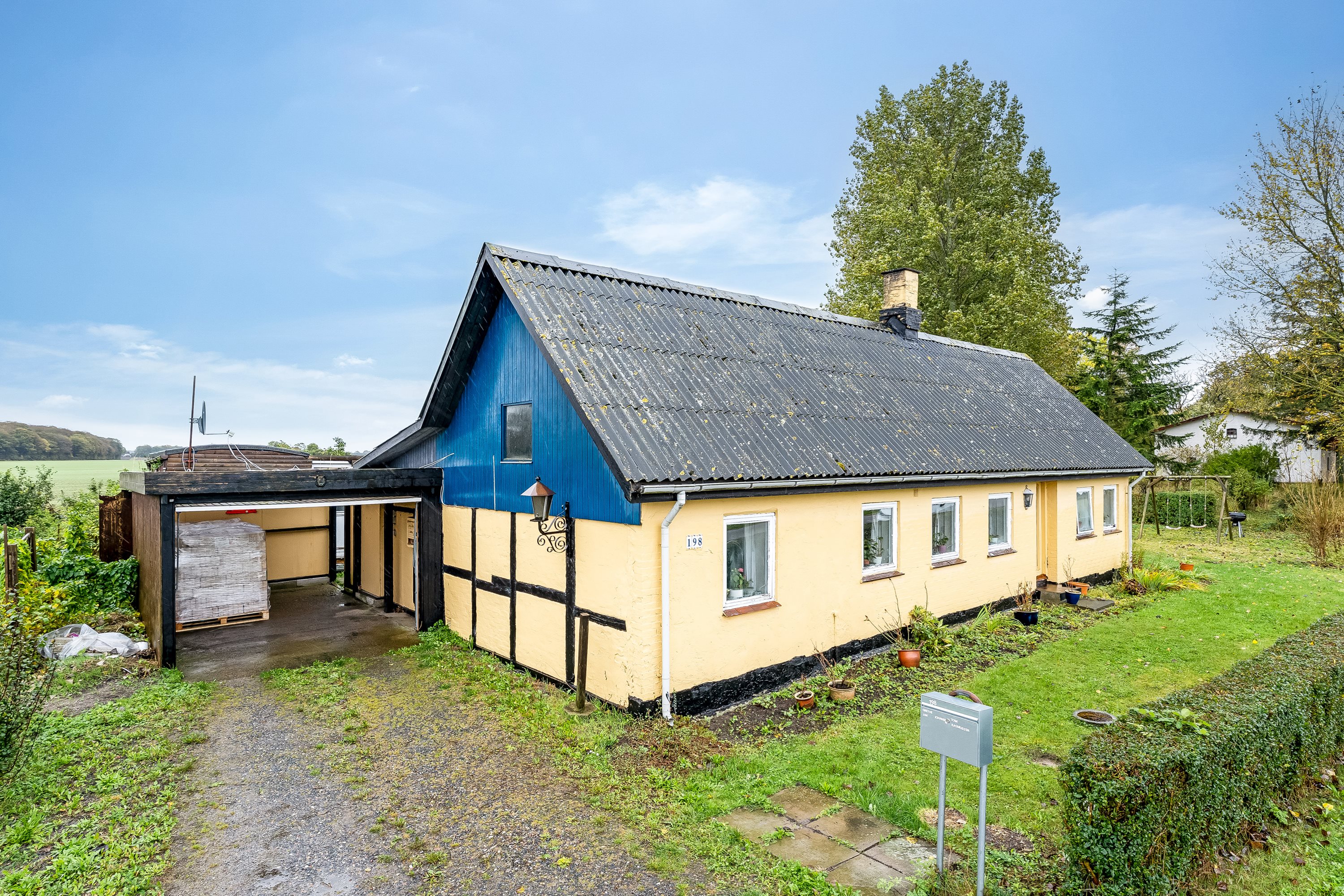 Fremhævet mastefoto billede i fuldskærmstilstand. Billede af Kirkevejen 198, Hillested, 4930 Maribo