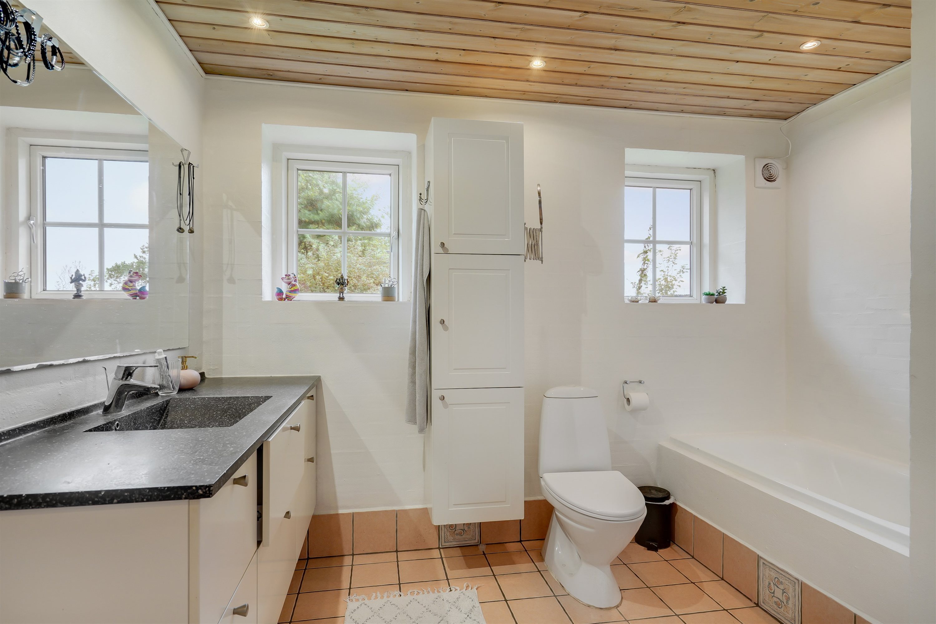 Fremhævet badeværelse billede i fuldskærmstilstand. Billede af Letbækvej 31, 6862 Tistrup