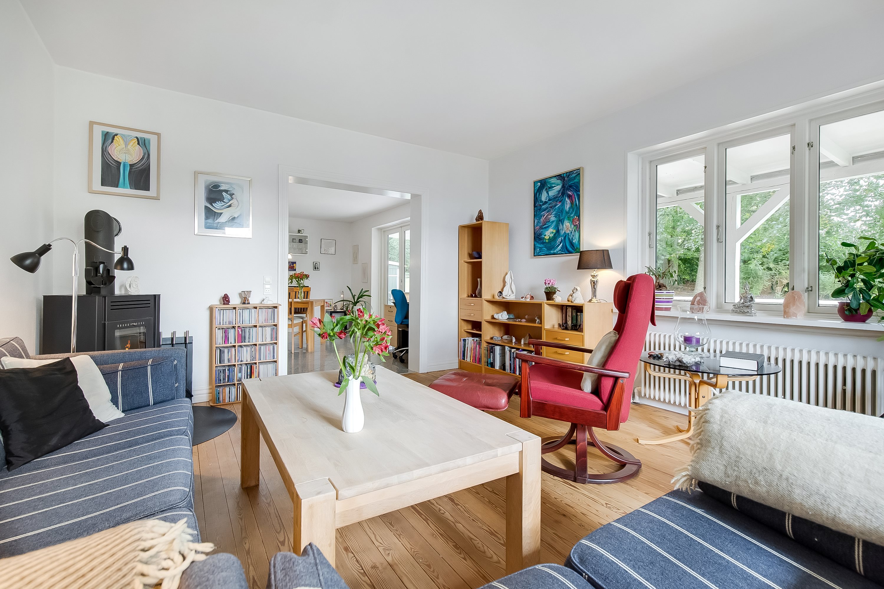 Fremhævet stue billede i fuldskærmstilstand. Billede af Egtvedvej 71, Bølling, 6040 Egtved