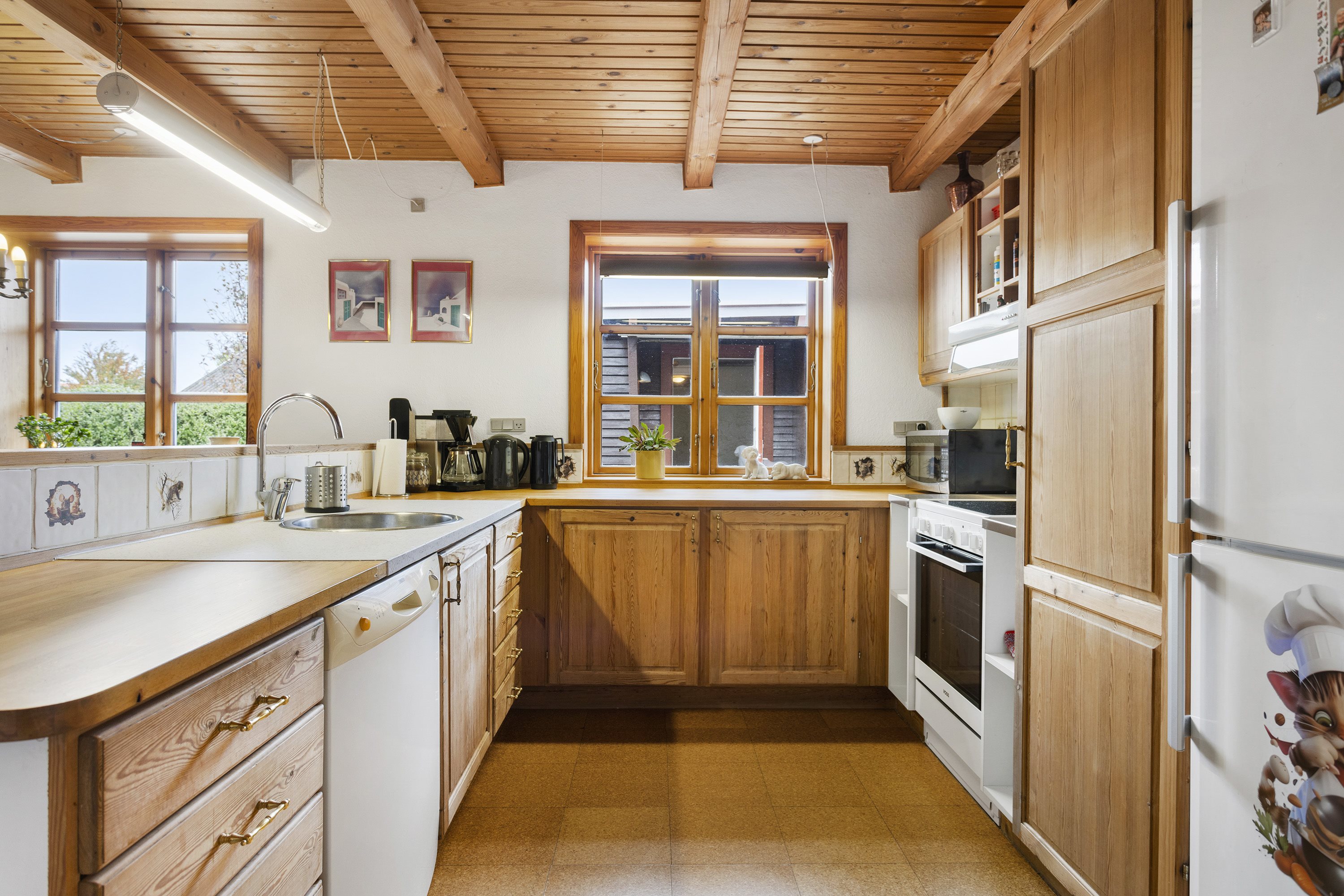 Fremhævet køkken billede i fuldskærmstilstand. Billede af Kornblomstvej 24, 9300 Sæby