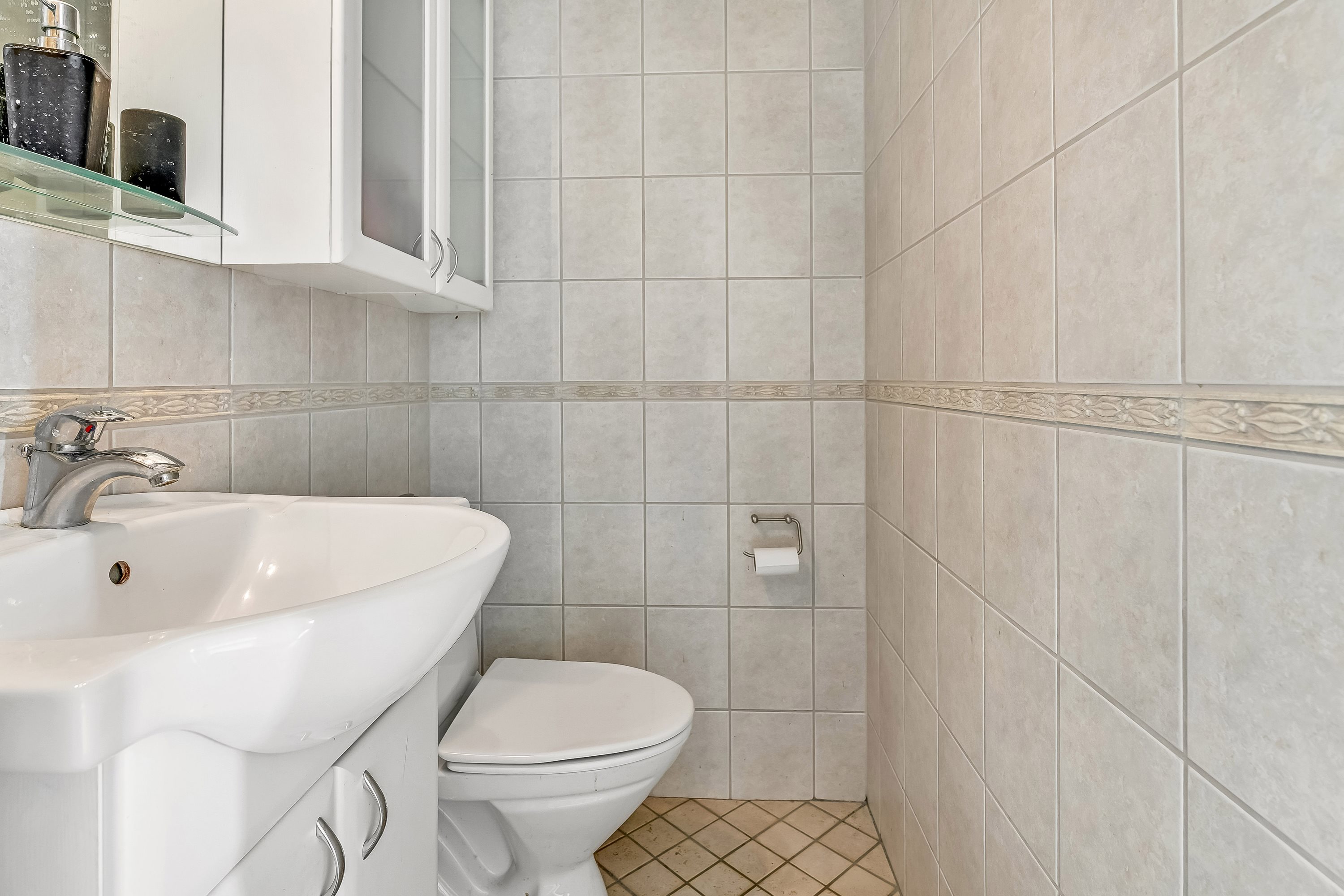 Fremhævet toilet billede i fuldskærmstilstand. Billede af Kildevej 8, Hjerting, 6710 Esbjerg V