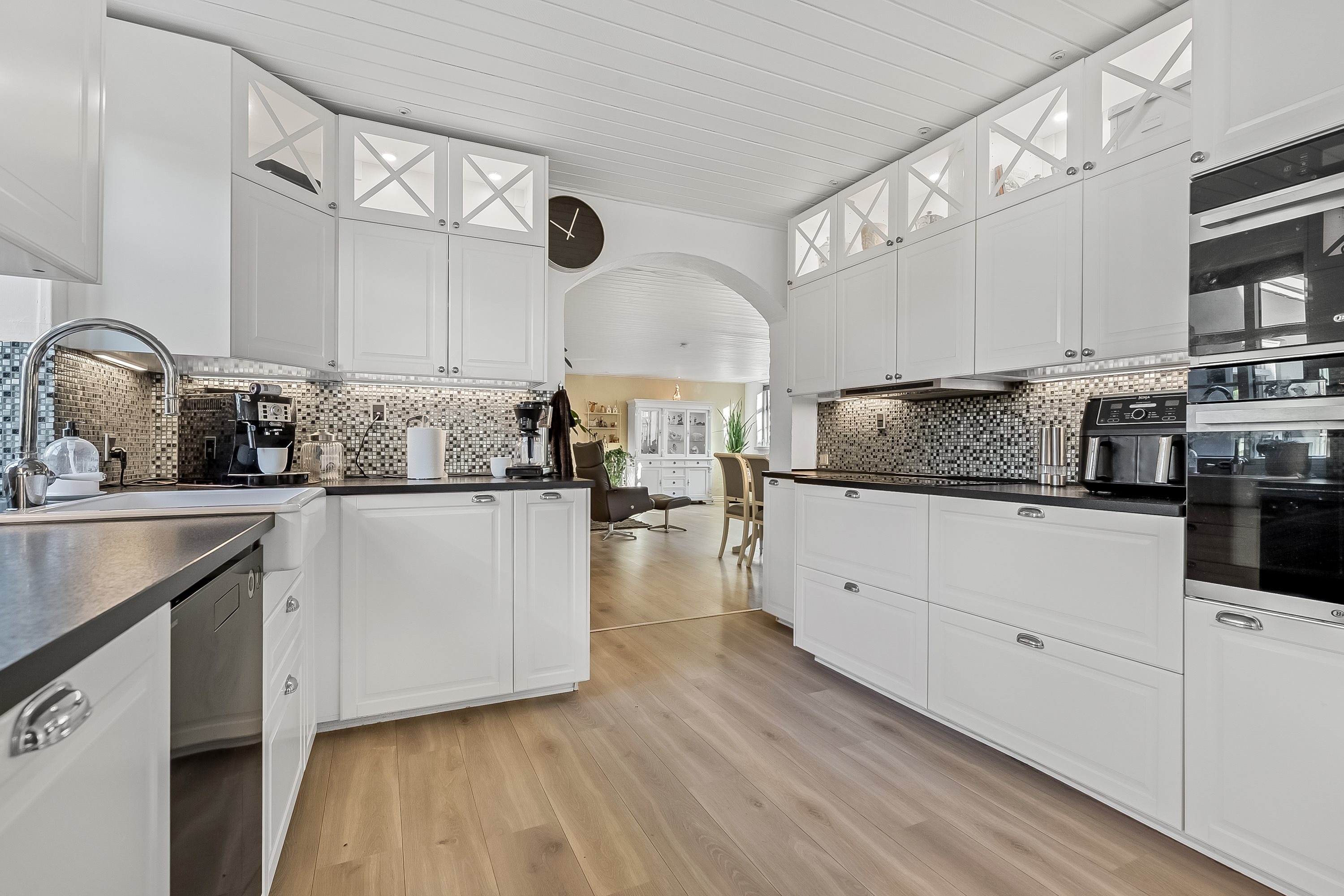 Fremhævet køkken billede i fuldskærmstilstand. Billede af Frifeltvej 1, Håstrup, 7000 Fredericia