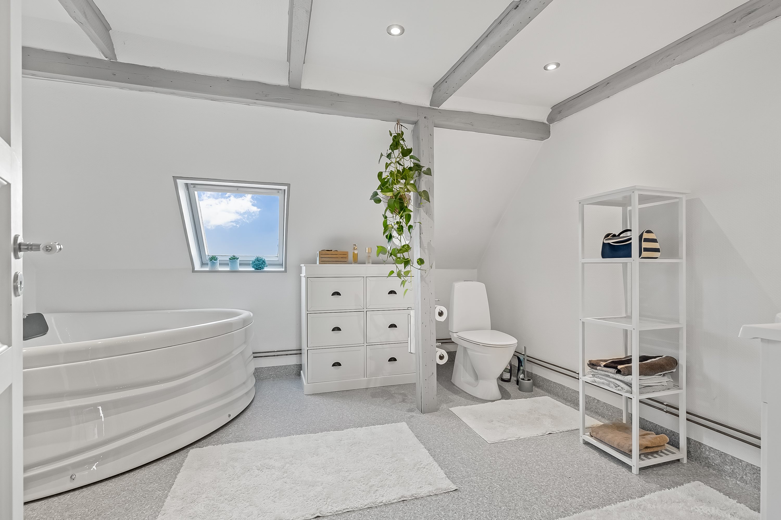 Fremhævet badeværelse billede i fuldskærmstilstand. Billede af Frifeltvej 1, Håstrup, 7000 Fredericia