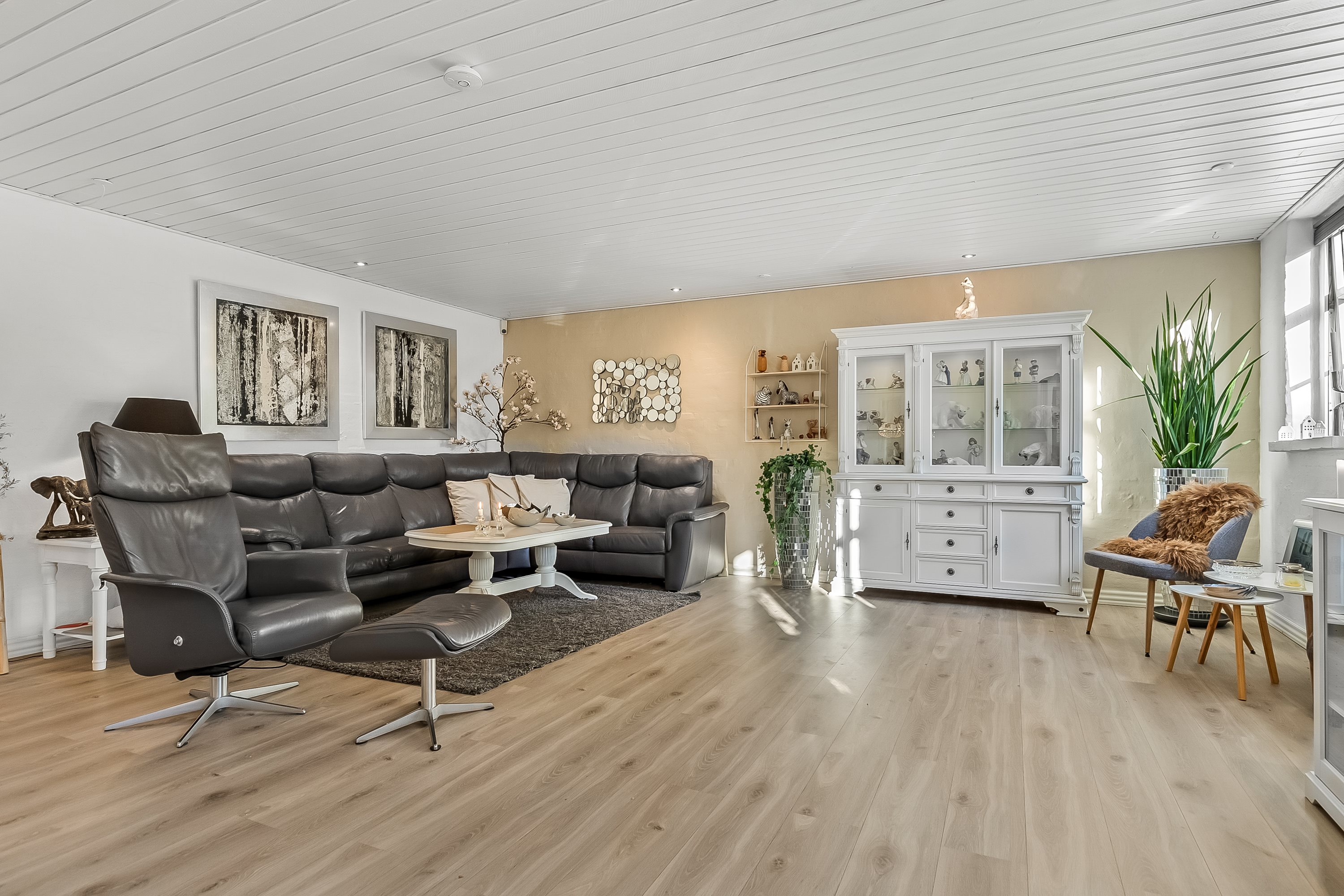 Fremhævet stue billede i fuldskærmstilstand. Billede af Frifeltvej 1, Håstrup, 7000 Fredericia