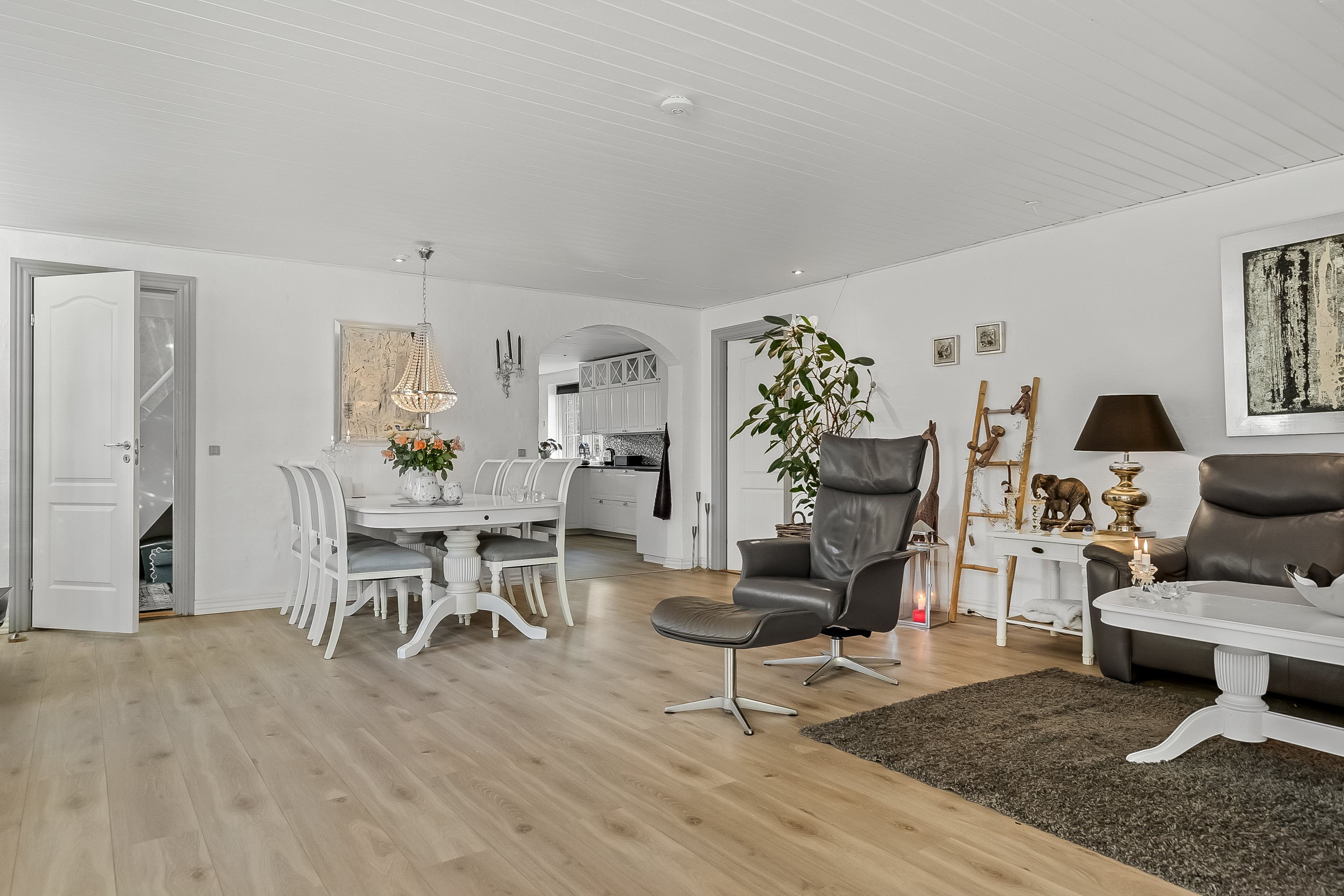 Fremhævet stue billede i fuldskærmstilstand. Billede af Frifeltvej 1, Håstrup, 7000 Fredericia