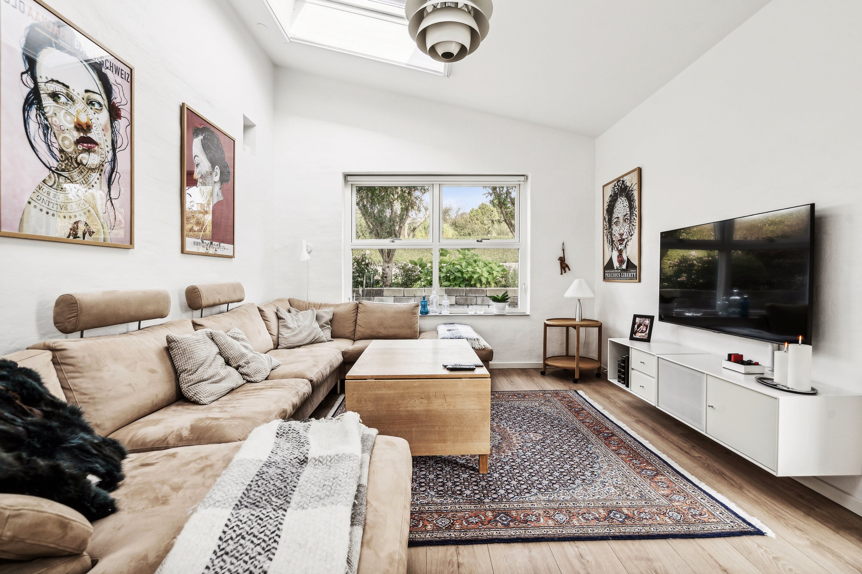 Fremhævet stue billede i fuldskærmstilstand. Billede af Dyrhave 31, Dyrhave, 6200 Aabenraa