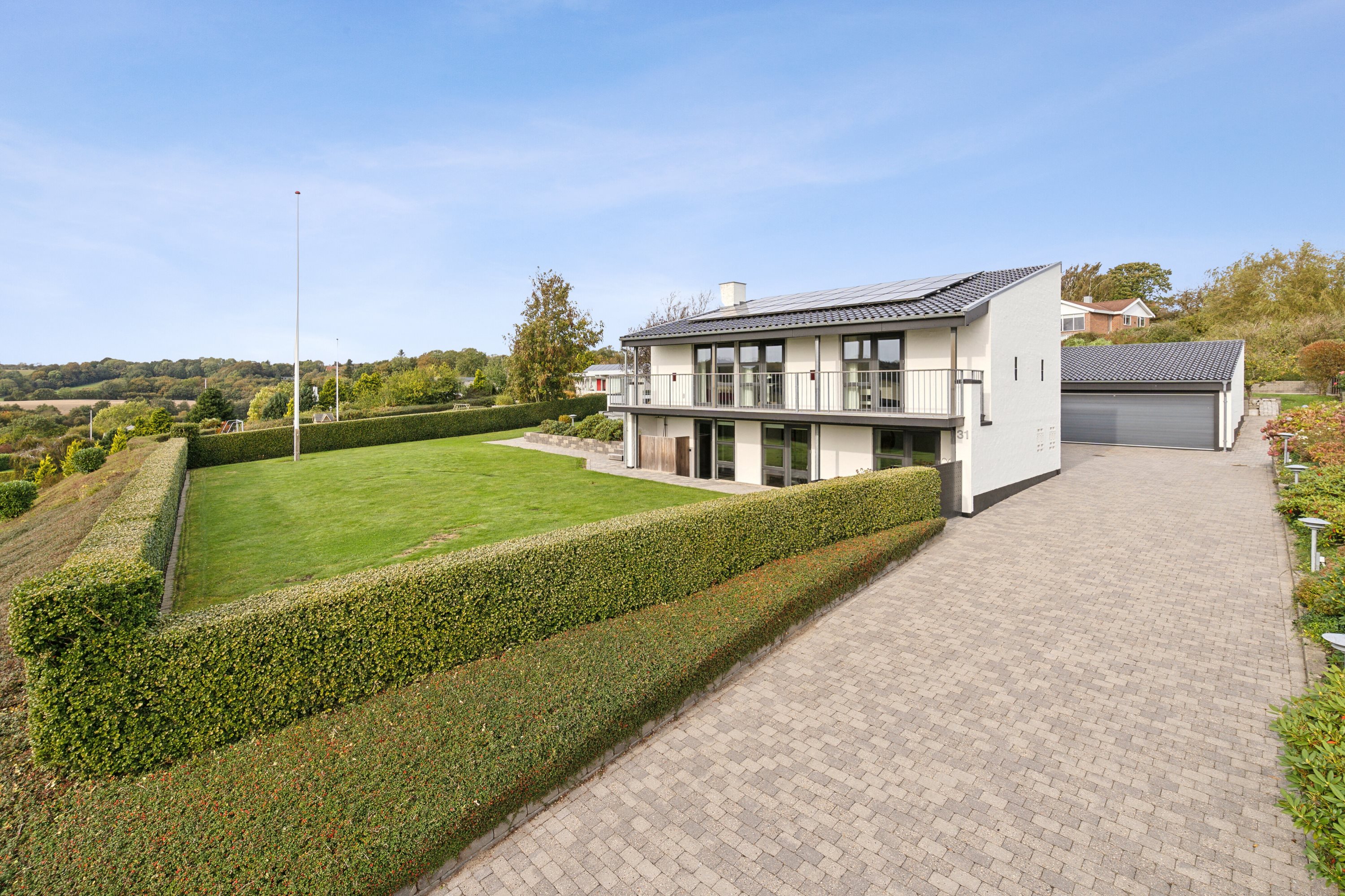 Fremhævet set fra vejen billede i fuldskærmstilstand. Billede af Dyrhave 31, Dyrhave, 6200 Aabenraa