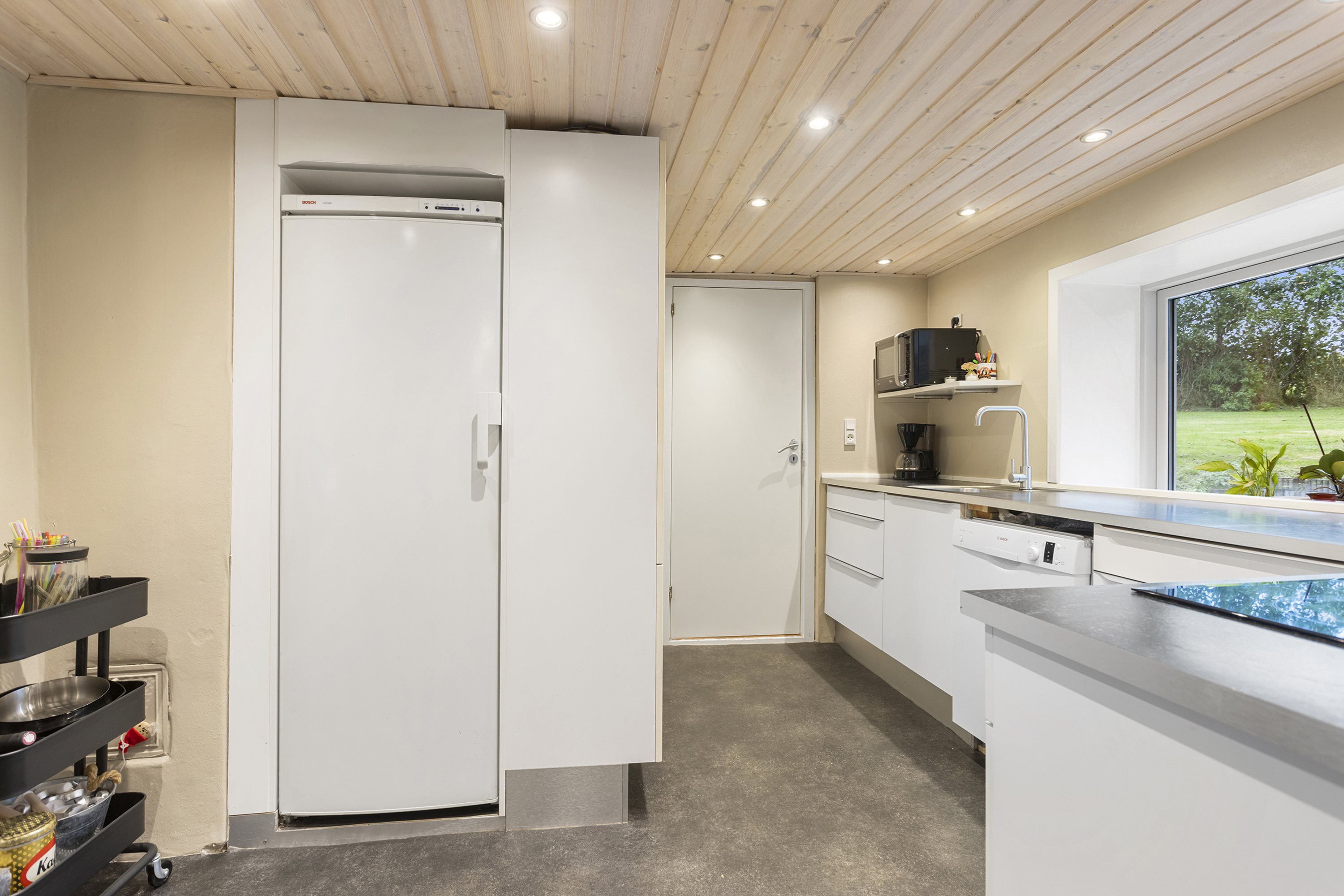 Fremhævet køkken billede i fuldskærmstilstand. Billede af Øster Rør Vej 6, Gærum, 9900 Frederikshavn