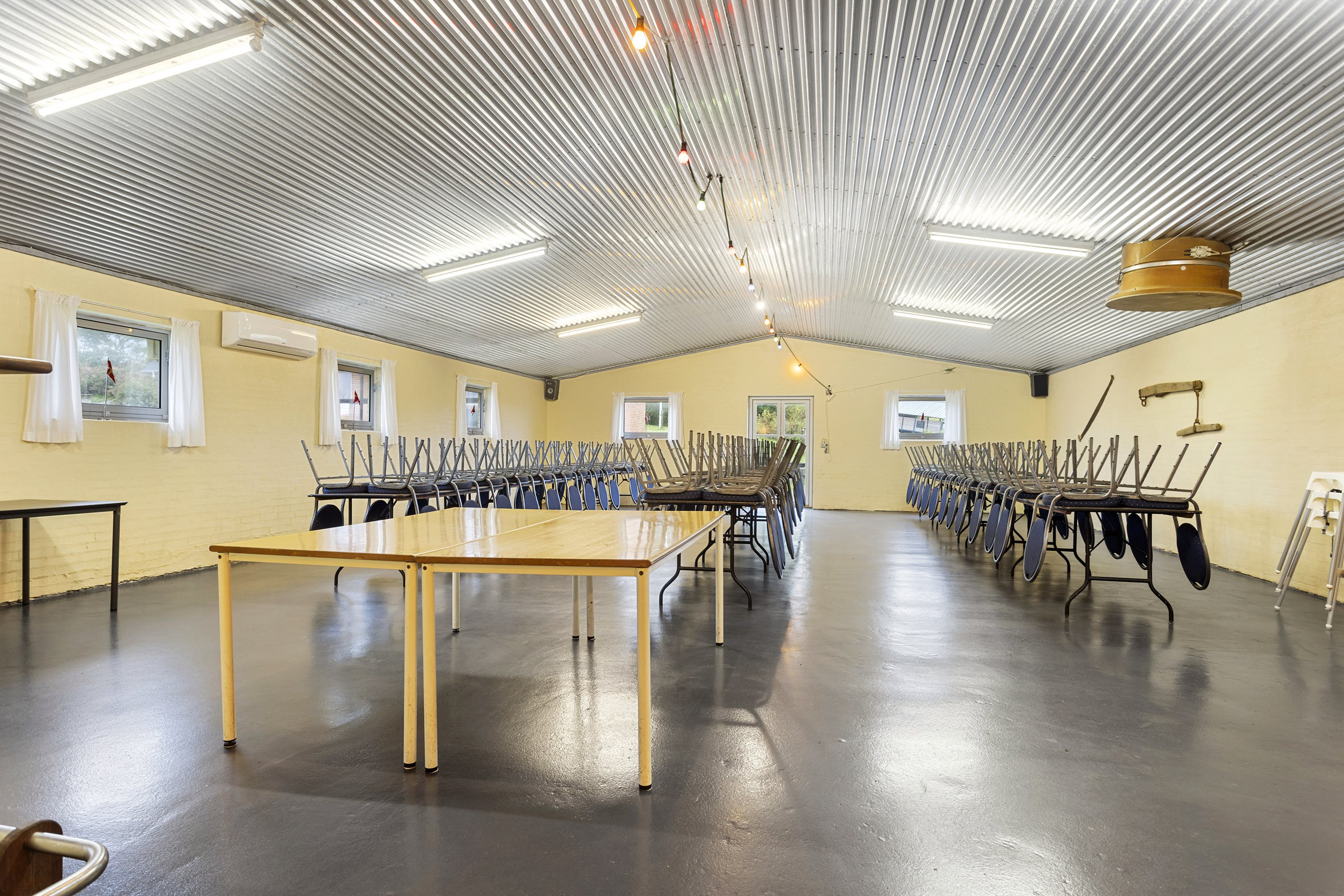 Fremhævet gildesal billede i fuldskærmstilstand. Billede af Øster Rør Vej 6, Gærum, 9900 Frederikshavn