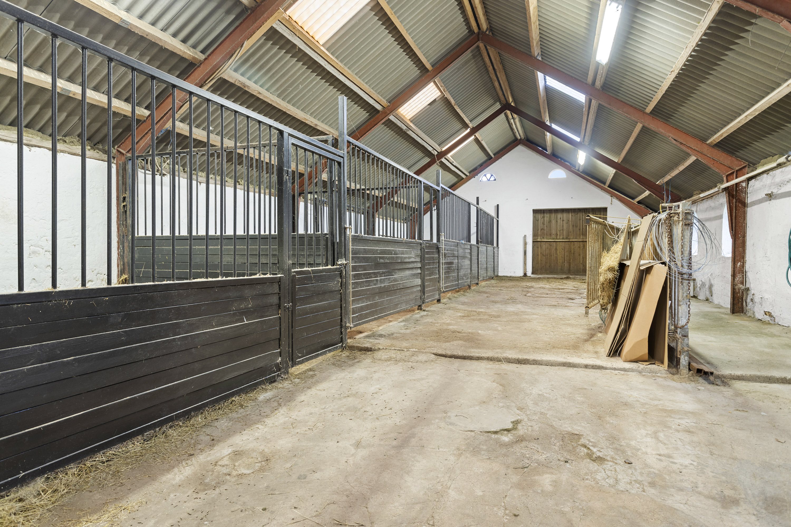 Fremhævet stald billede i fuldskærmstilstand. Billede af Øster Rør Vej 6, Gærum, 9900 Frederikshavn