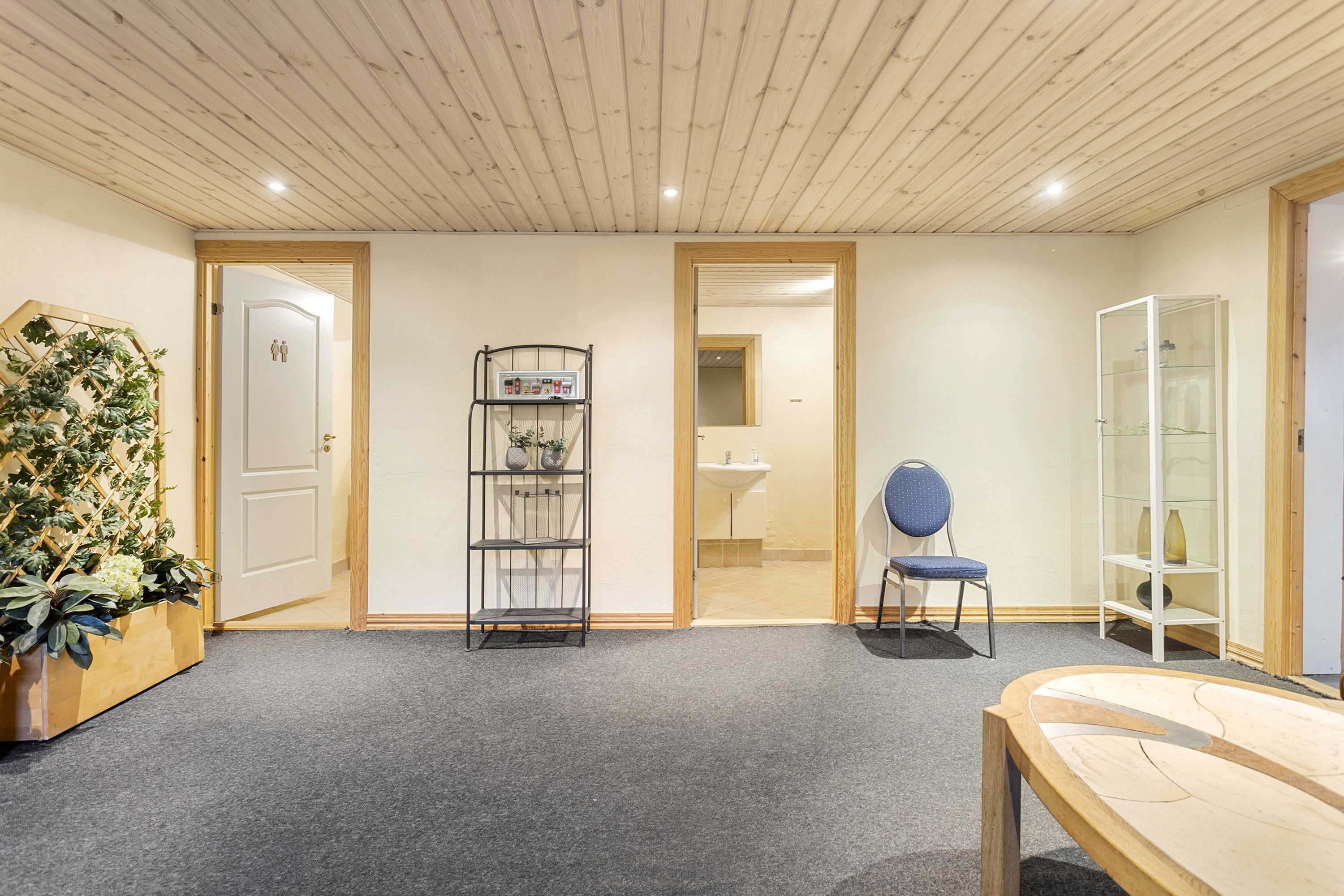 Fremhævet stue billede i fuldskærmstilstand. Billede af Øster Rør Vej 6, Gærum, 9900 Frederikshavn