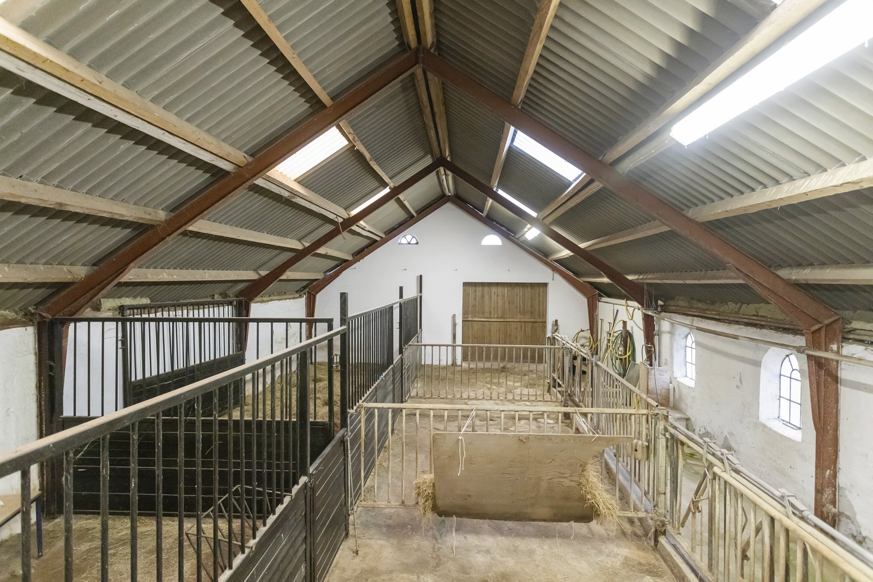 Fremhævet stald billede i fuldskærmstilstand. Billede af Øster Rør Vej 6, Gærum, 9900 Frederikshavn