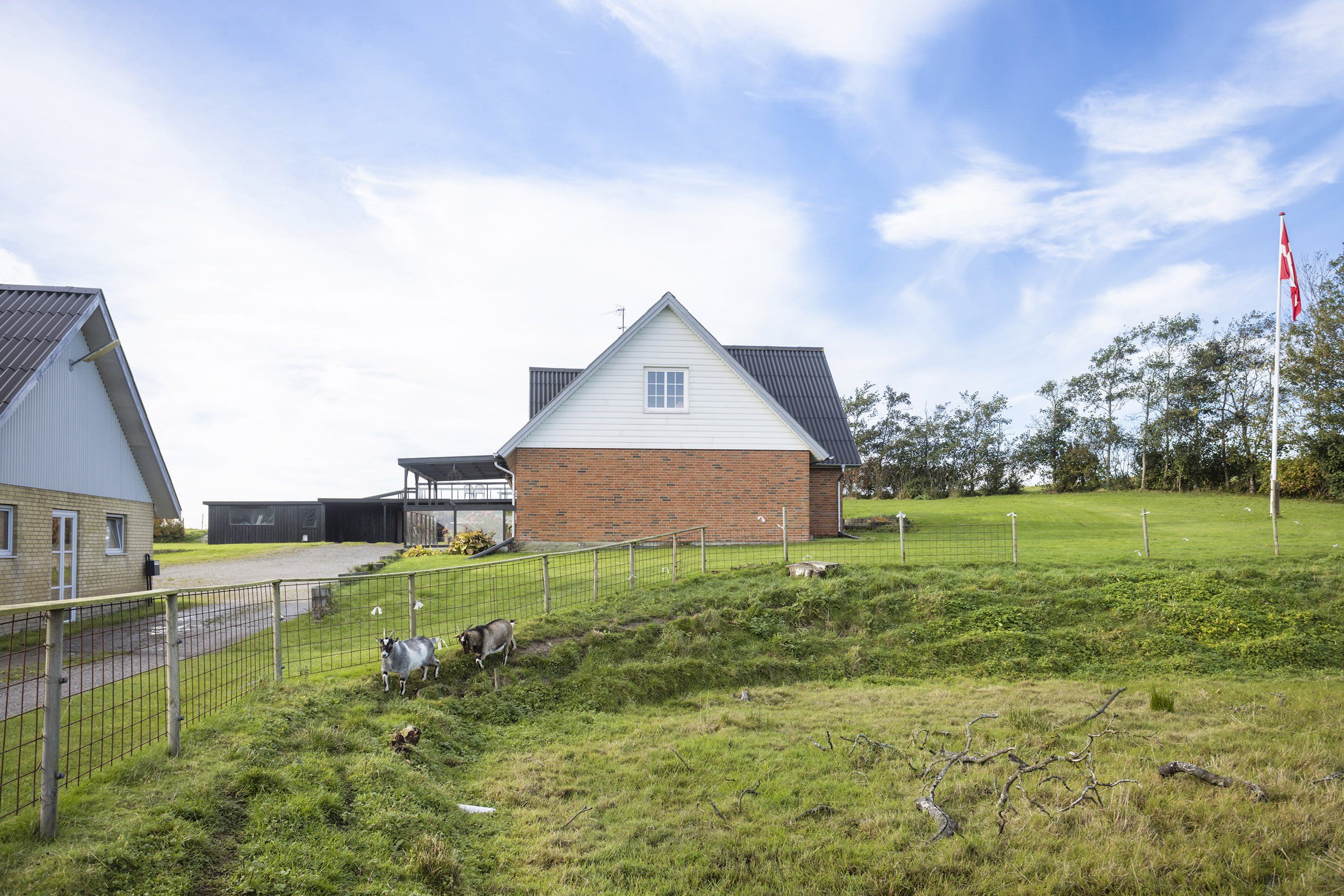 Fremhævet ejendommen billede i fuldskærmstilstand. Billede af Øster Rør Vej 6, Gærum, 9900 Frederikshavn