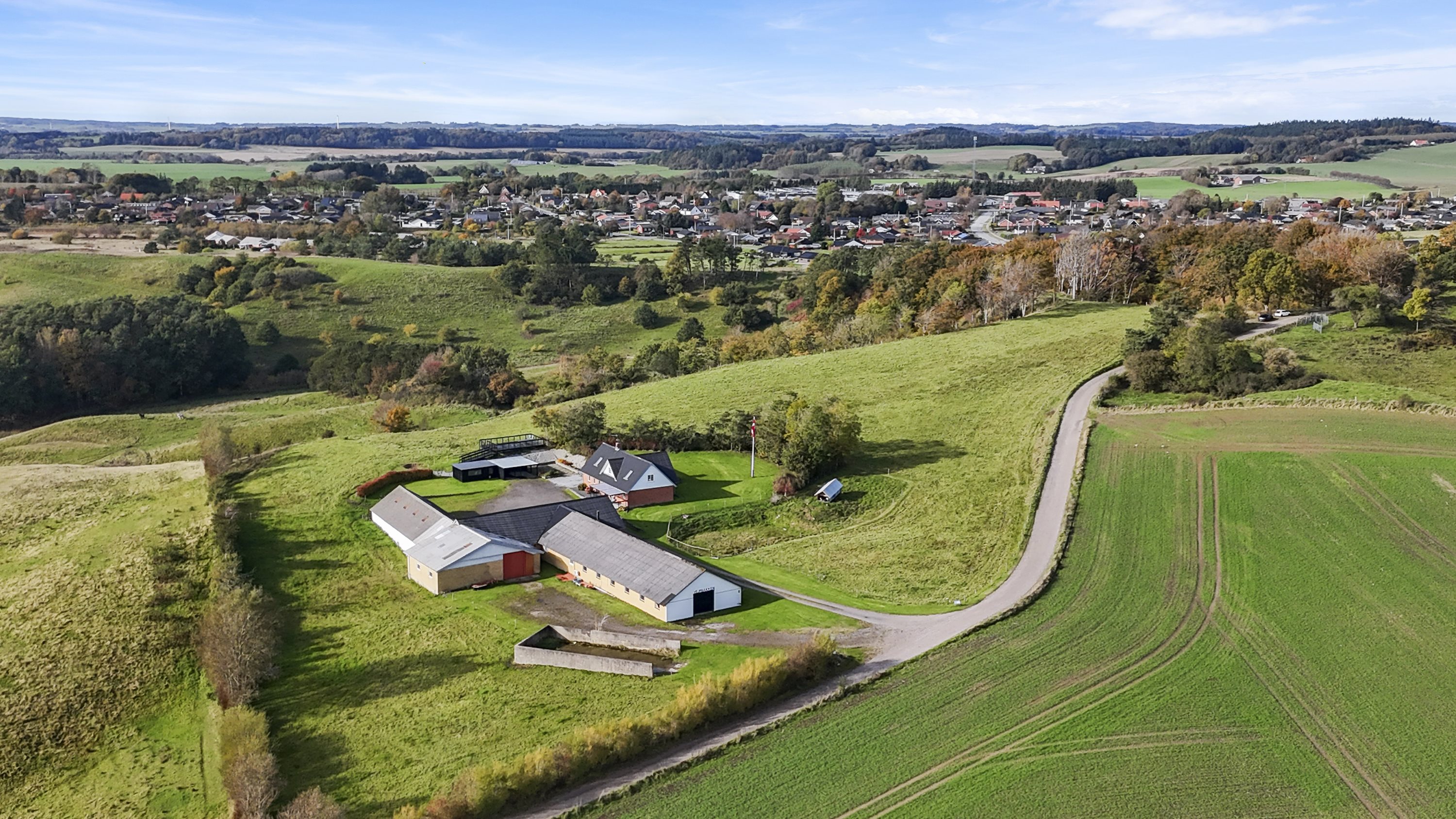 Fremhævet luftfoto billede i fuldskærmstilstand. Billede af Øster Rør Vej 6, Gærum, 9900 Frederikshavn