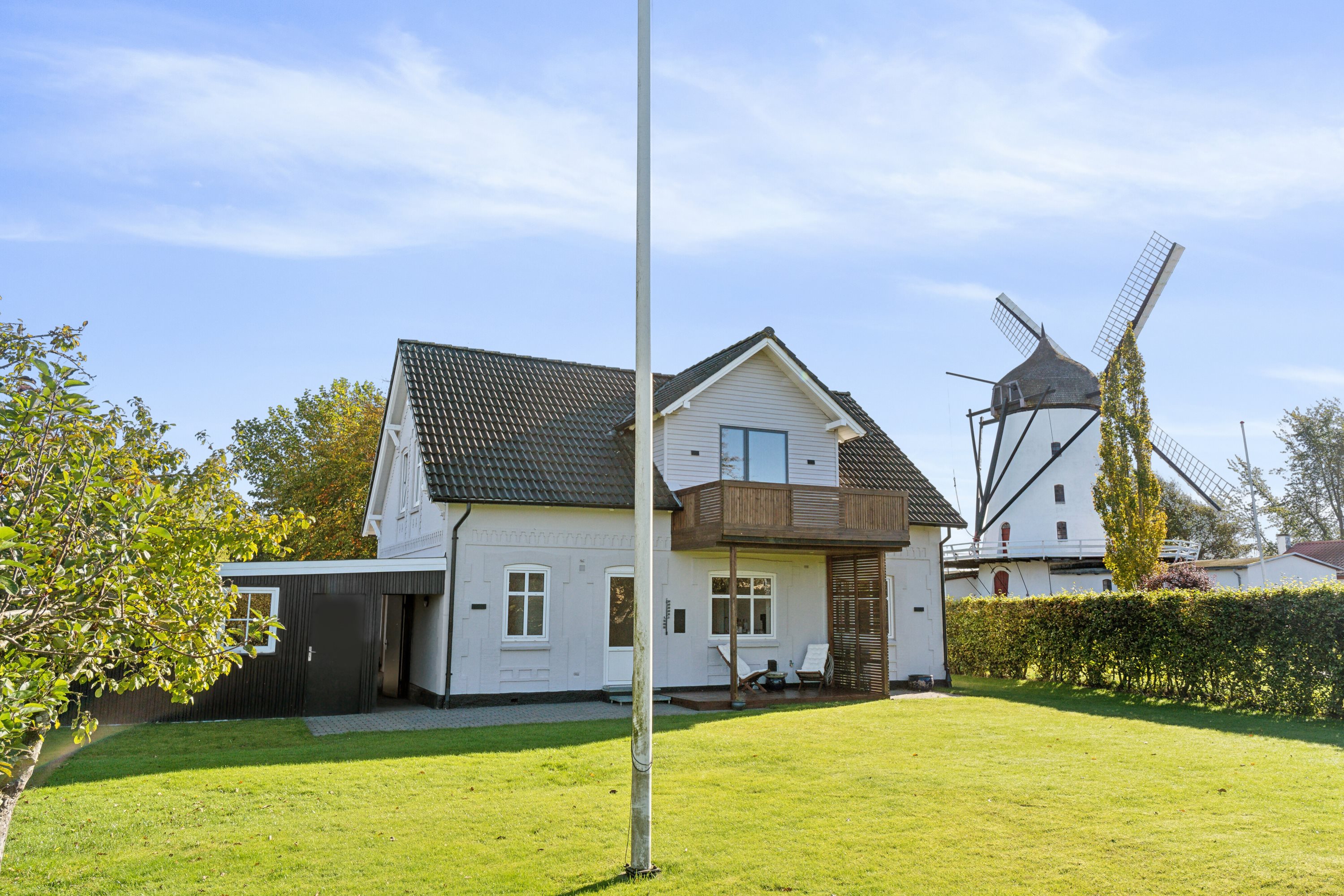 Fremhævet set fra haven billede i fuldskærmstilstand. Billede af Jels Møllegade 9, 6630 Rødding