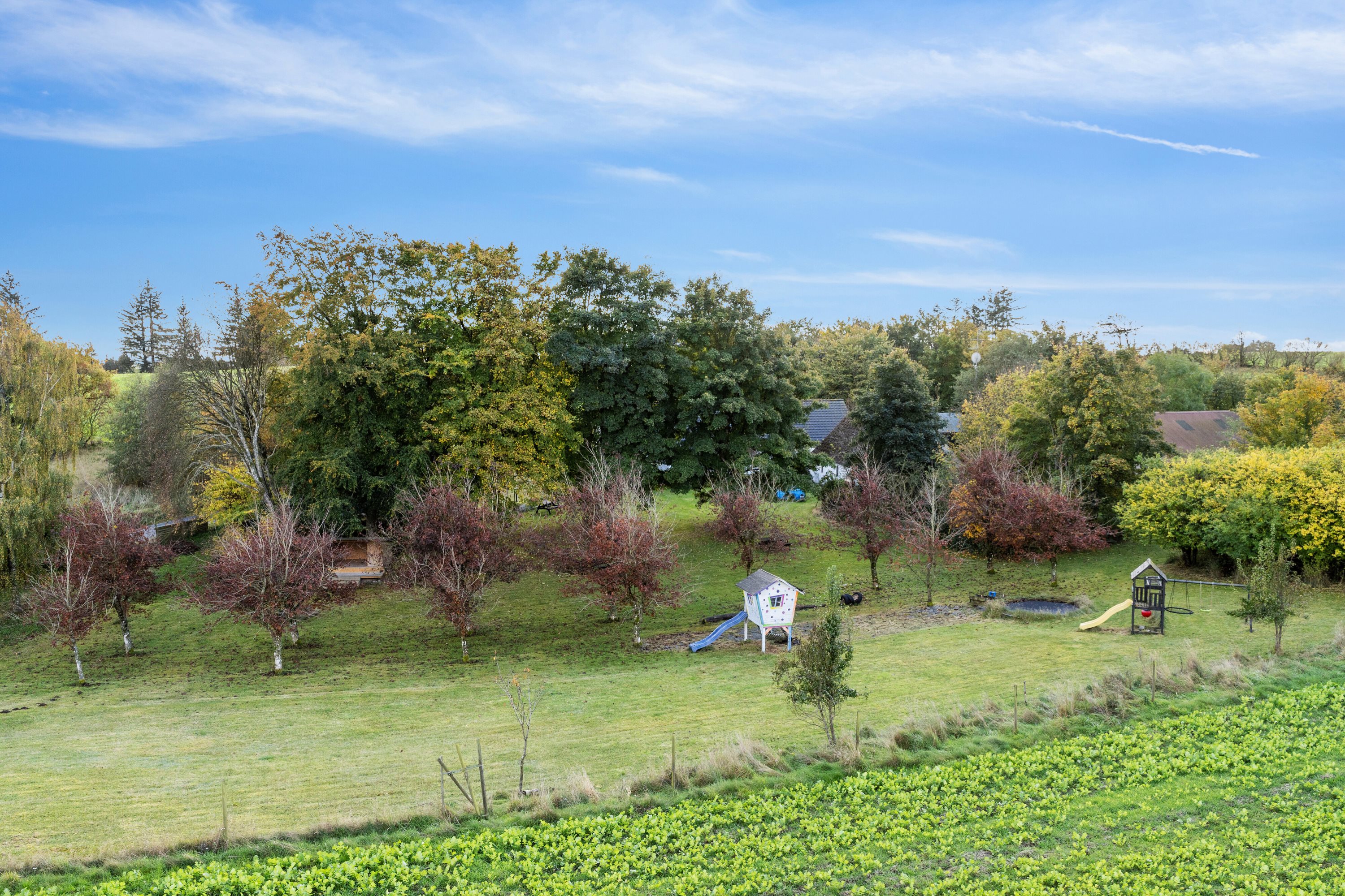 Miniaturebillede 2: set fra haven. Billede af Katsigvej 65, Skærum, 9900 Frederikshavn