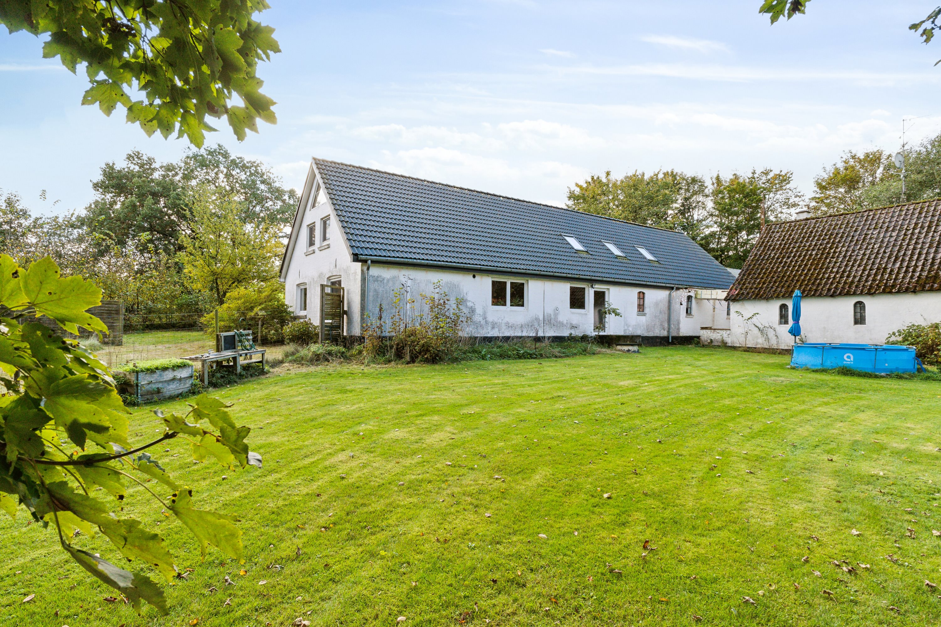 Fremhævet set fra haven billede i fuldskærmstilstand. Billede af Katsigvej 65, Skærum, 9900 Frederikshavn