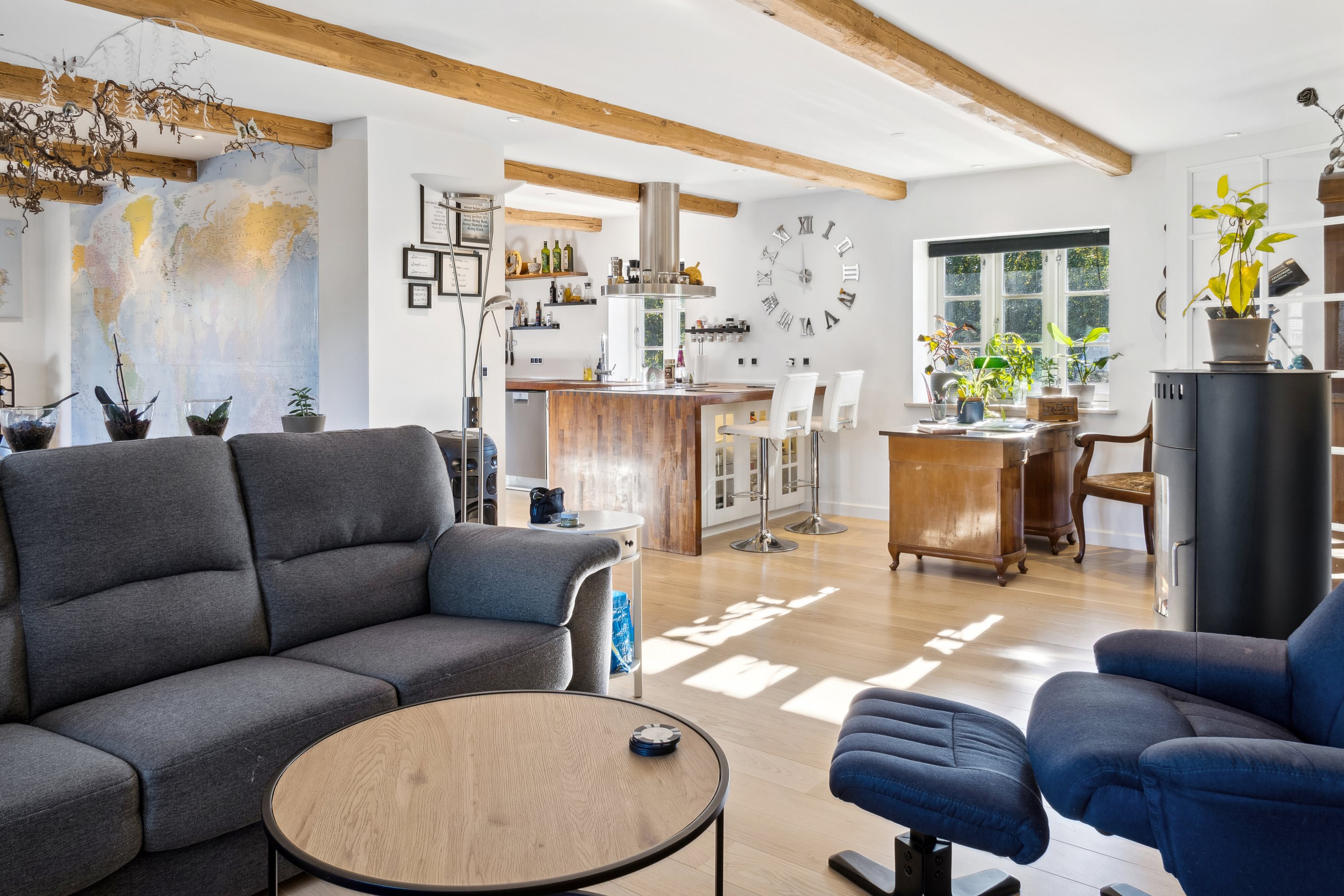 Fremhævet stue billede i fuldskærmstilstand. Billede af Køng Møllevej 11, 4750 Lundby