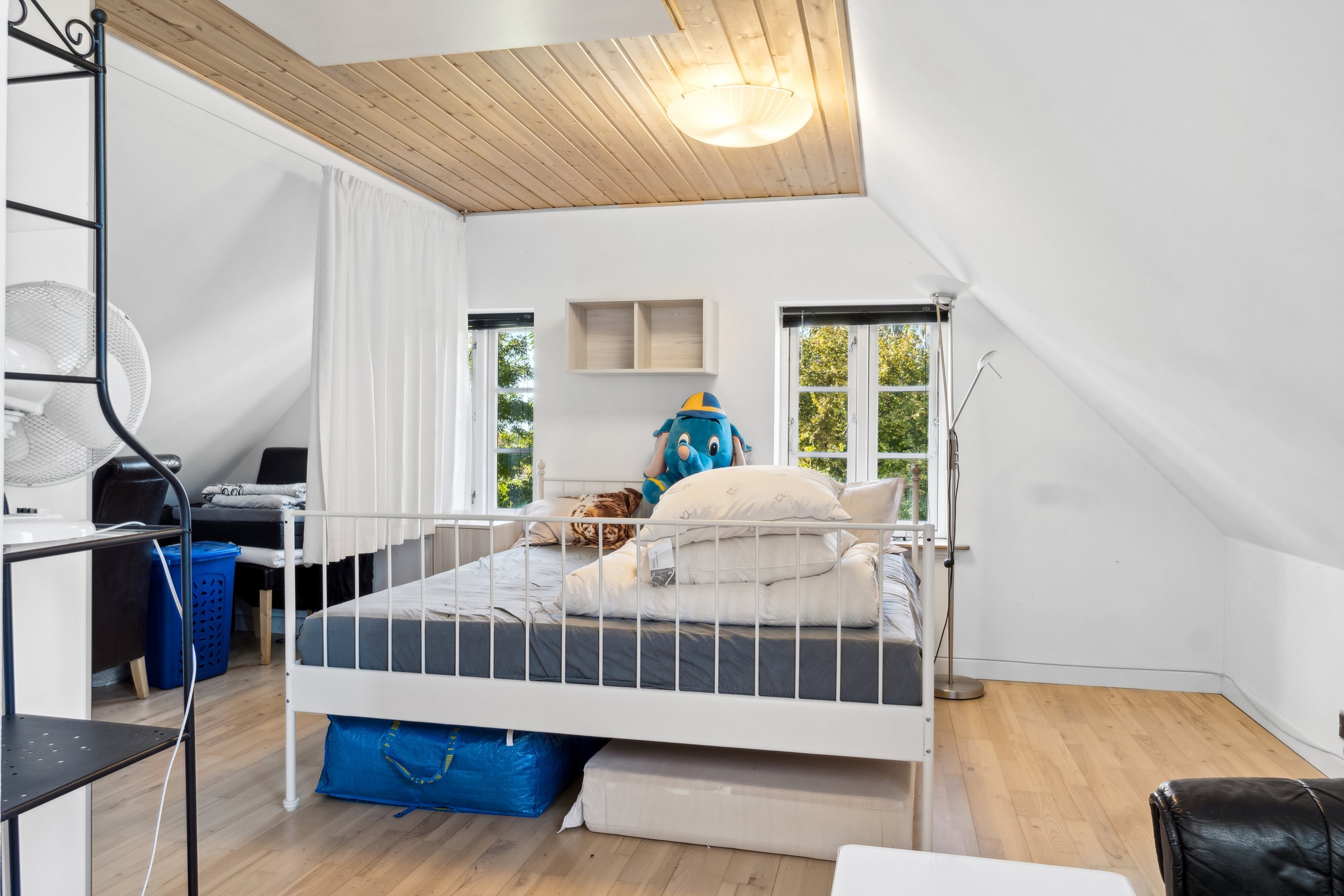 Fremhævet soveværelse billede i fuldskærmstilstand. Billede af Køng Møllevej 11, 4750 Lundby