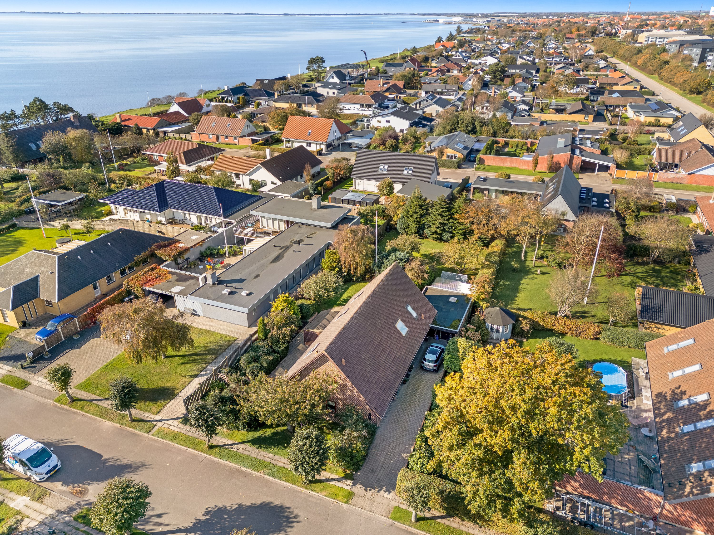 Fremhævet luftfoto billede i fuldskærmstilstand. Billede af Lindevej 4, 6950 Ringkøbing