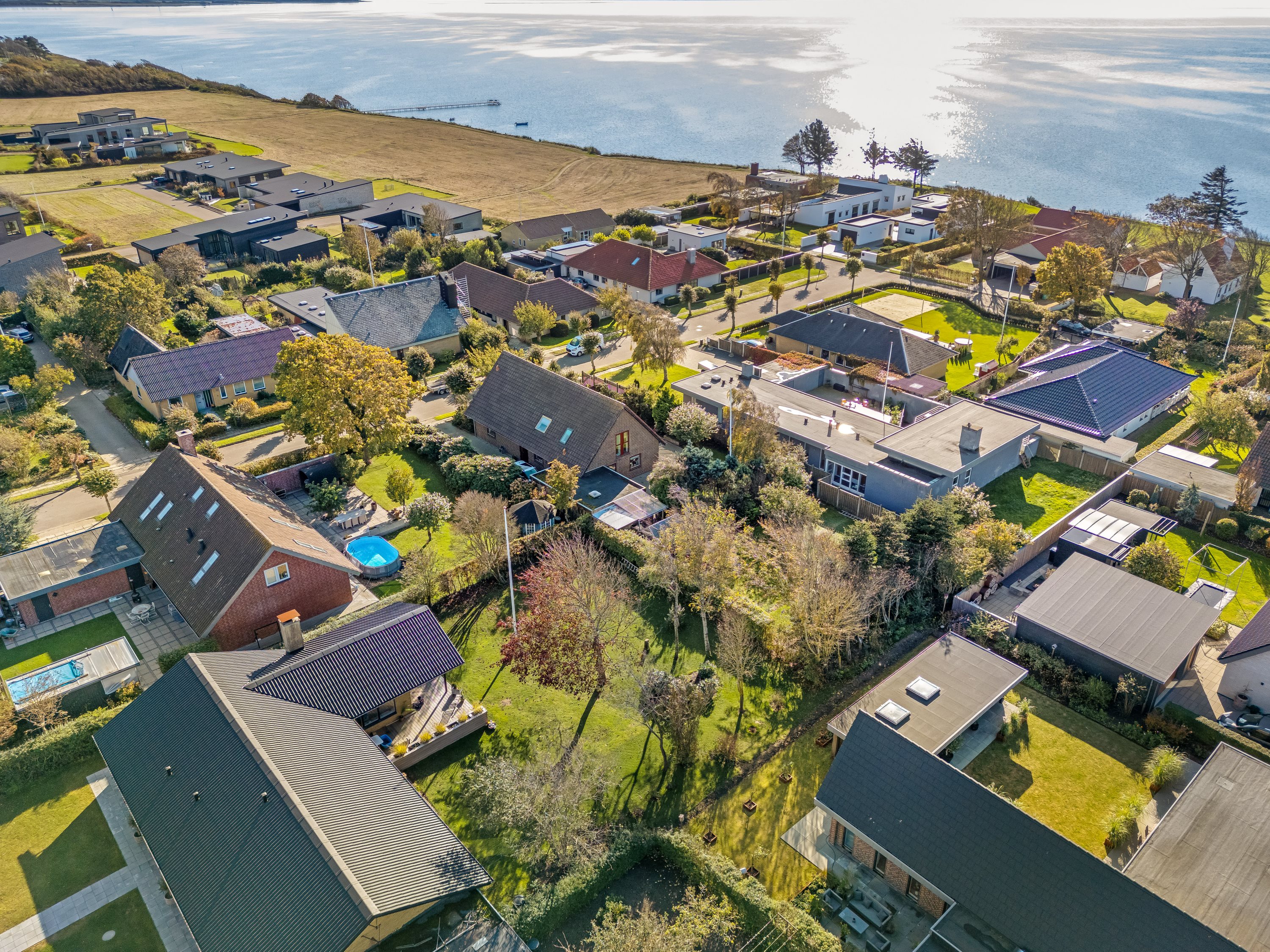 Fremhævet luftfoto billede i fuldskærmstilstand. Billede af Lindevej 4, 6950 Ringkøbing