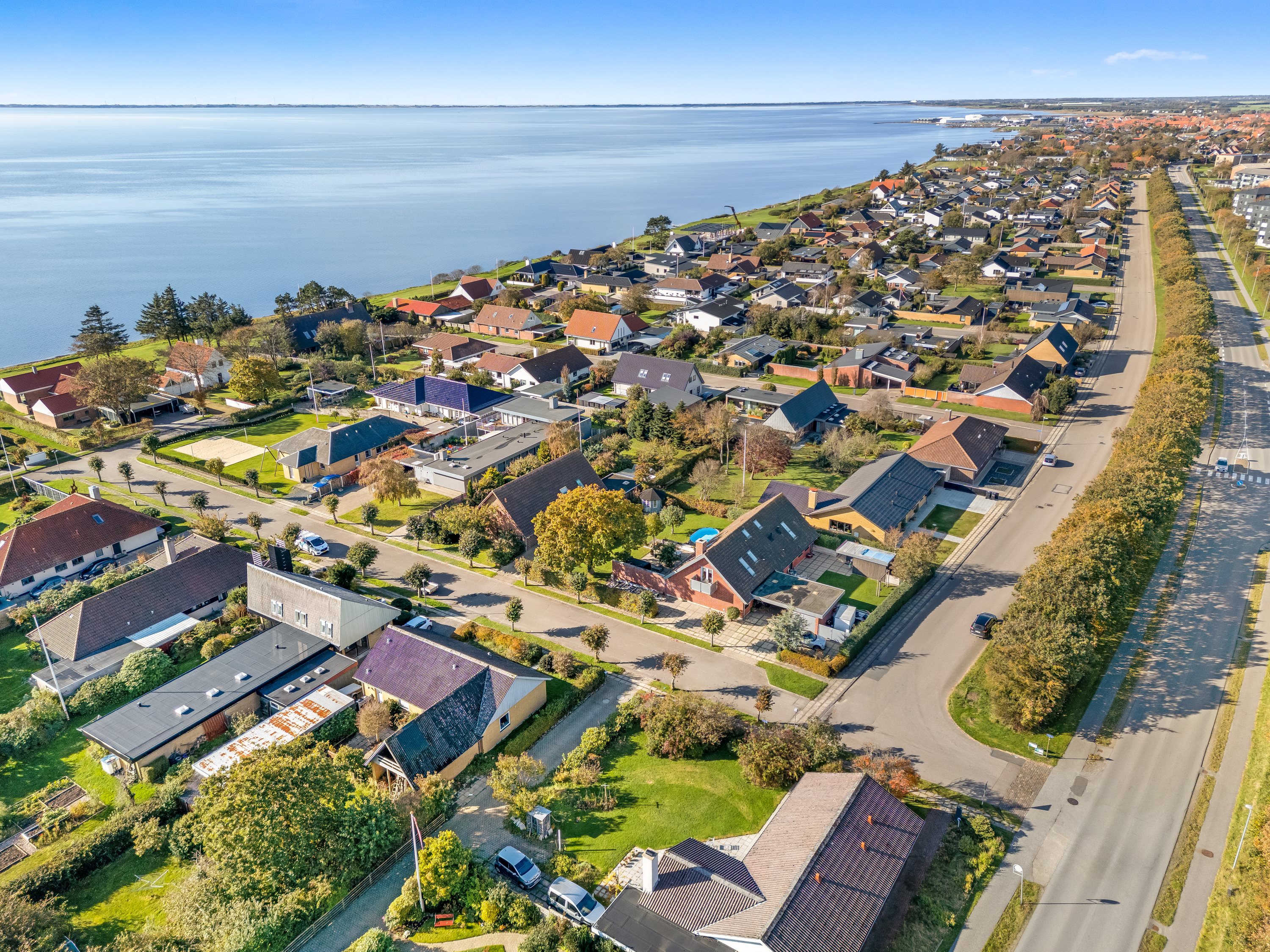 Fremhævet luftfoto billede i fuldskærmstilstand. Billede af Lindevej 4, 6950 Ringkøbing