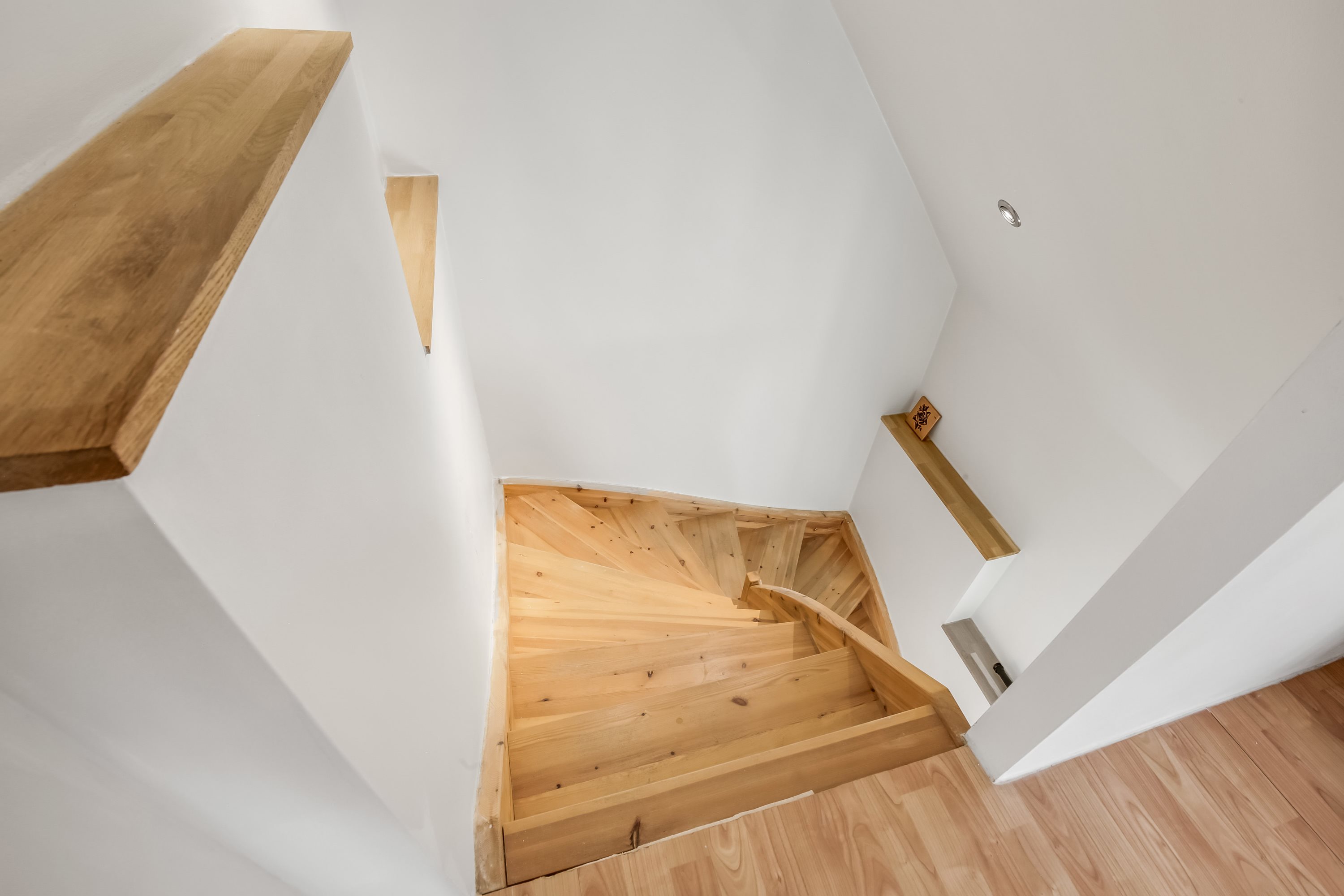 Fremhævet  billede i fuldskærmstilstand. Billede af Nørregyde 1, Egens, 8410 Rønde