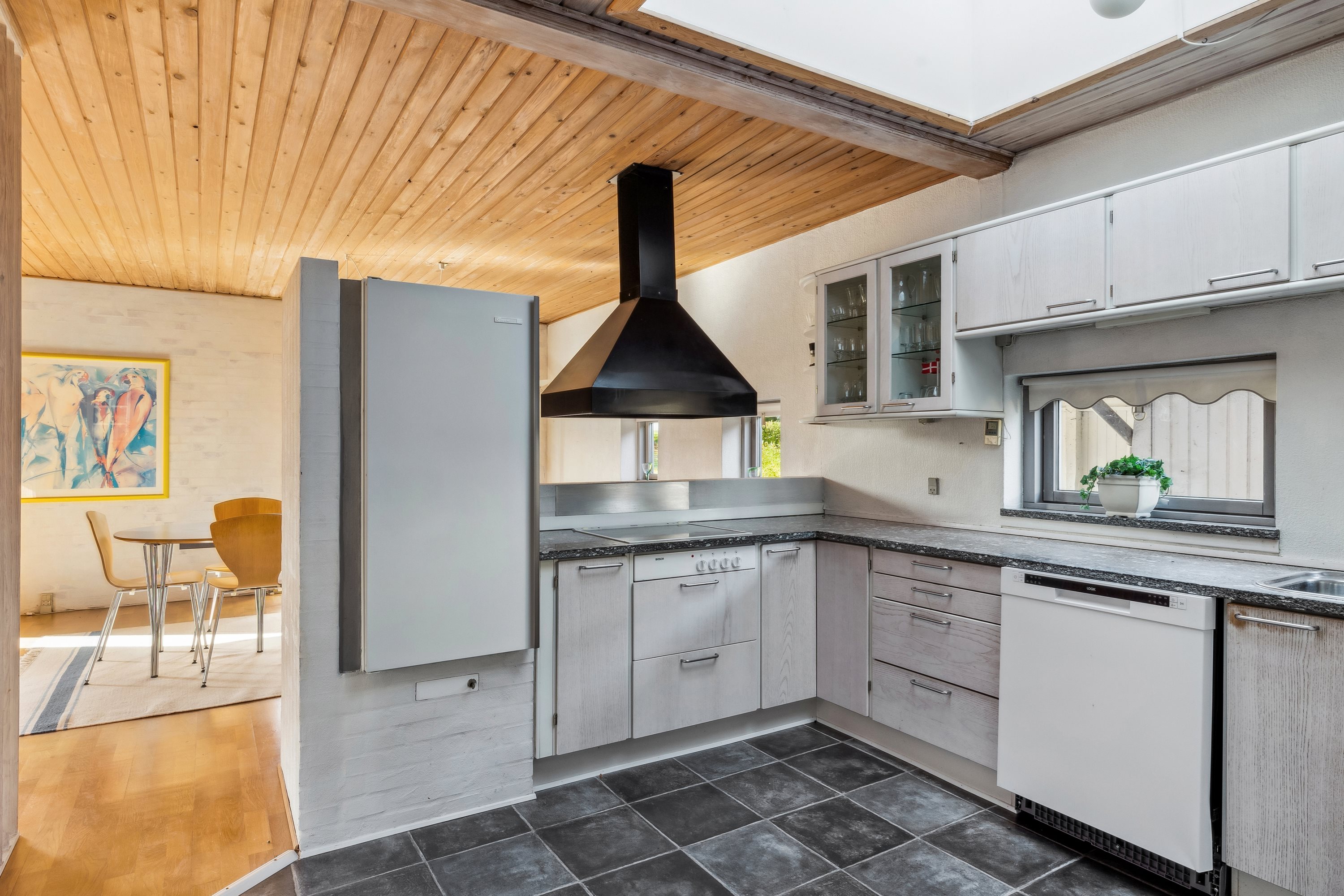 Fremhævet køkken billede i fuldskærmstilstand. Billede af Henrik Stengårdsvej 11, 5600 Faaborg