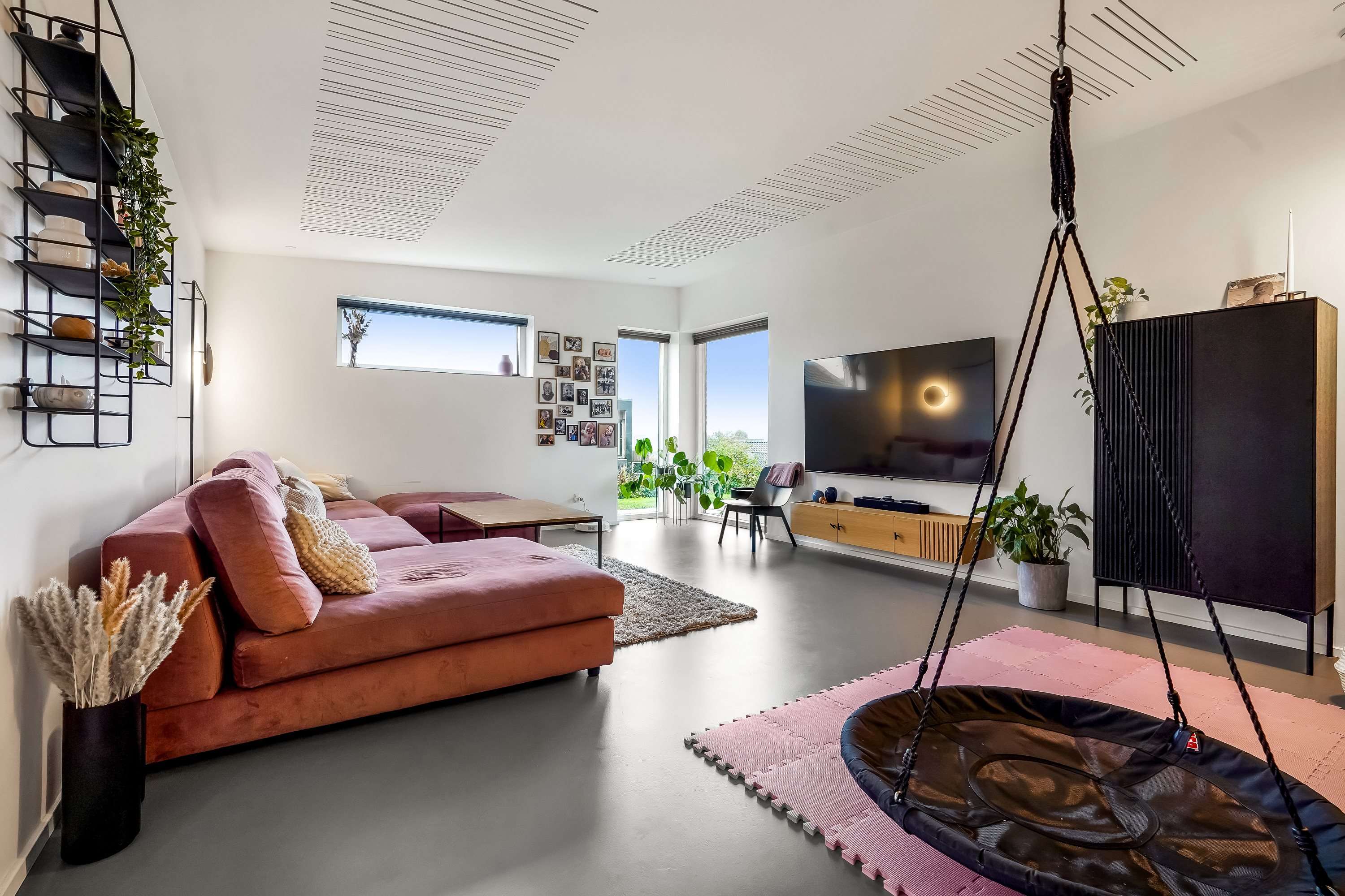 Fremhævet stue billede i fuldskærmstilstand. Billede af Ring Søpark 31, 8740 Brædstrup