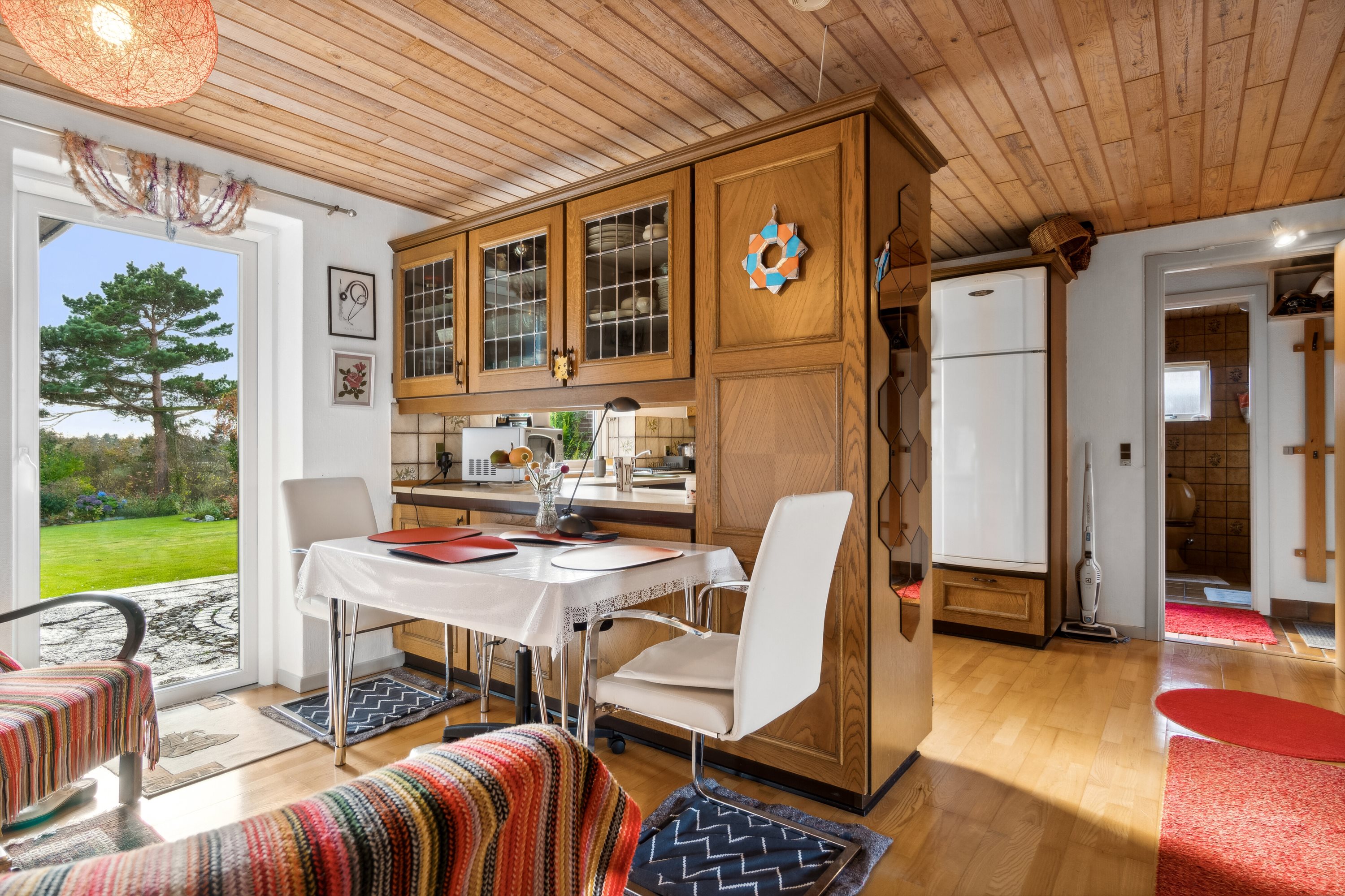 Fremhævet stue billede i fuldskærmstilstand. Billede af Møllevangen 18, Hørdum, 7752 Snedsted