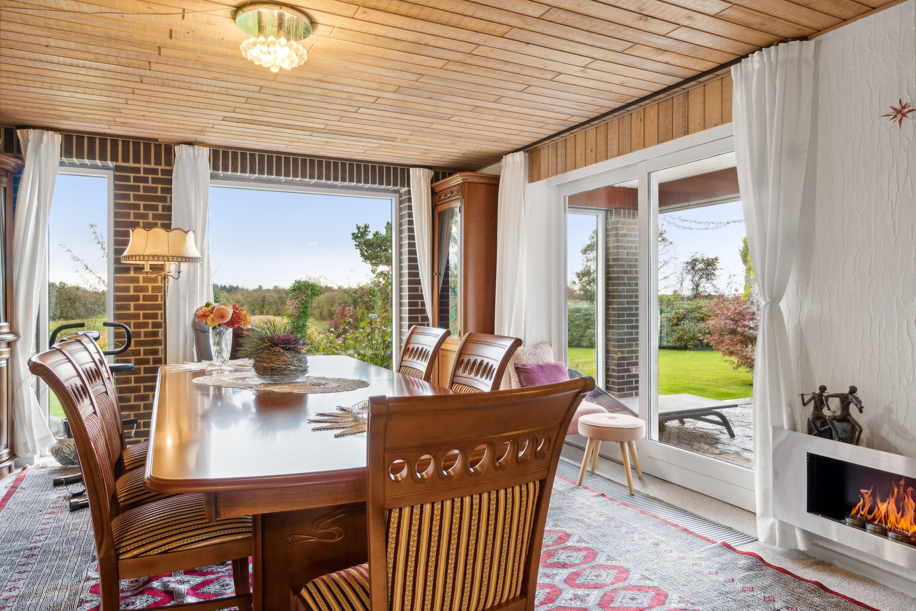 Fremhævet stue billede i fuldskærmstilstand. Billede af Møllevangen 18, Hørdum, 7752 Snedsted