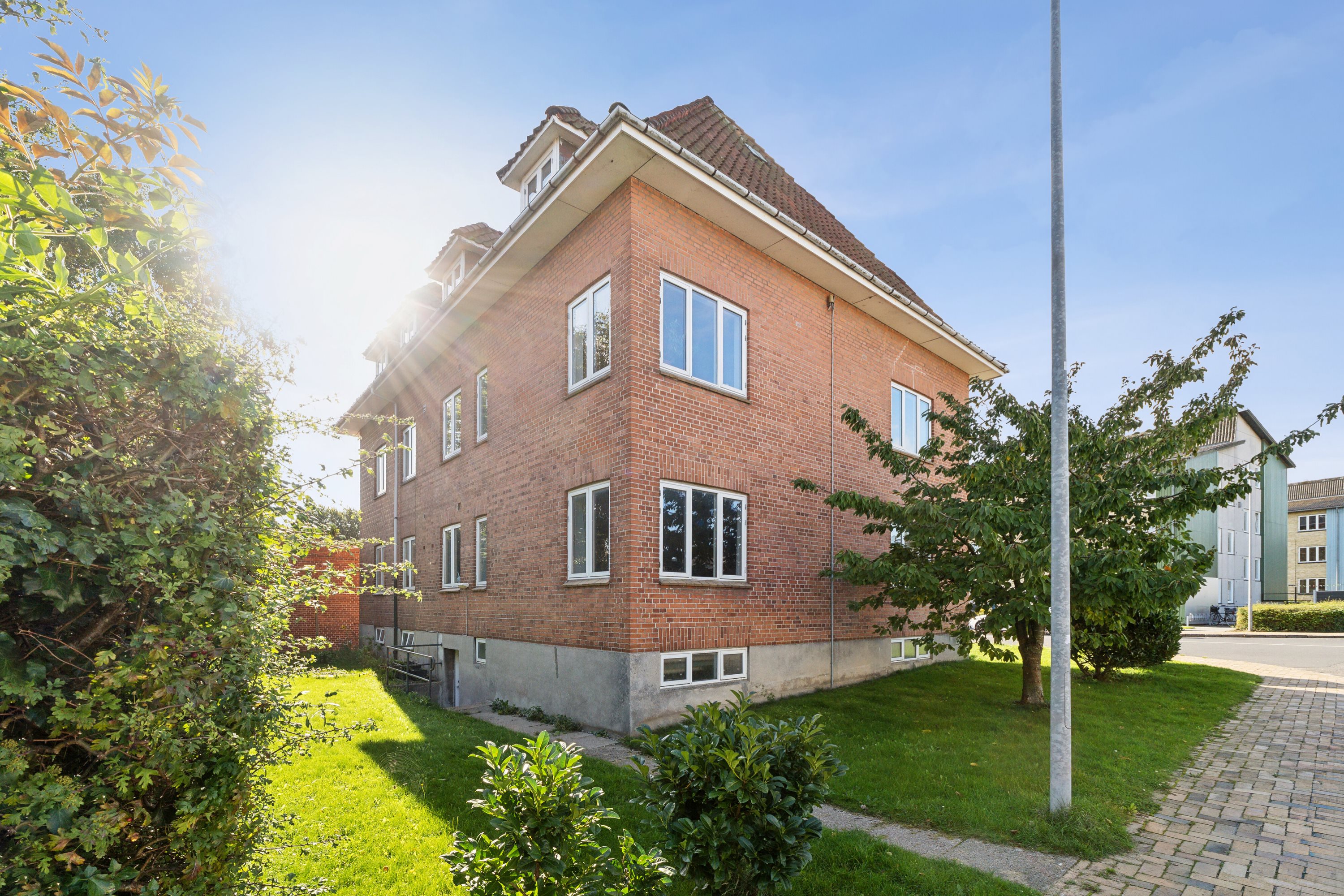 Fremhævet set fra haven billede i fuldskærmstilstand. Billede af Fynsgade 5, 2. tv., 5000 Odense C