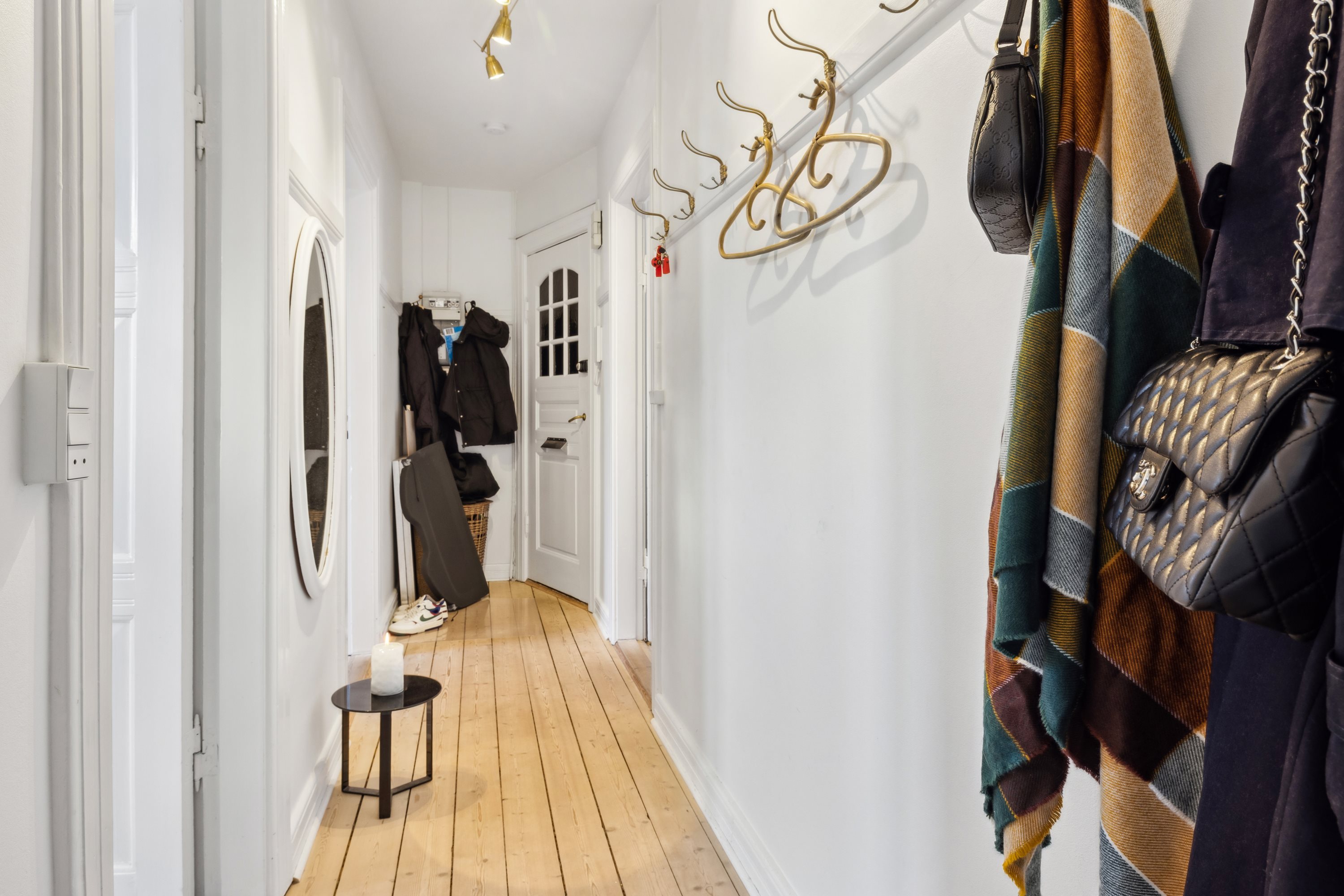 Fremhævet entré billede i fuldskærmstilstand. Billede af Jyllandsgade 11, 1. tv., 8800 Viborg