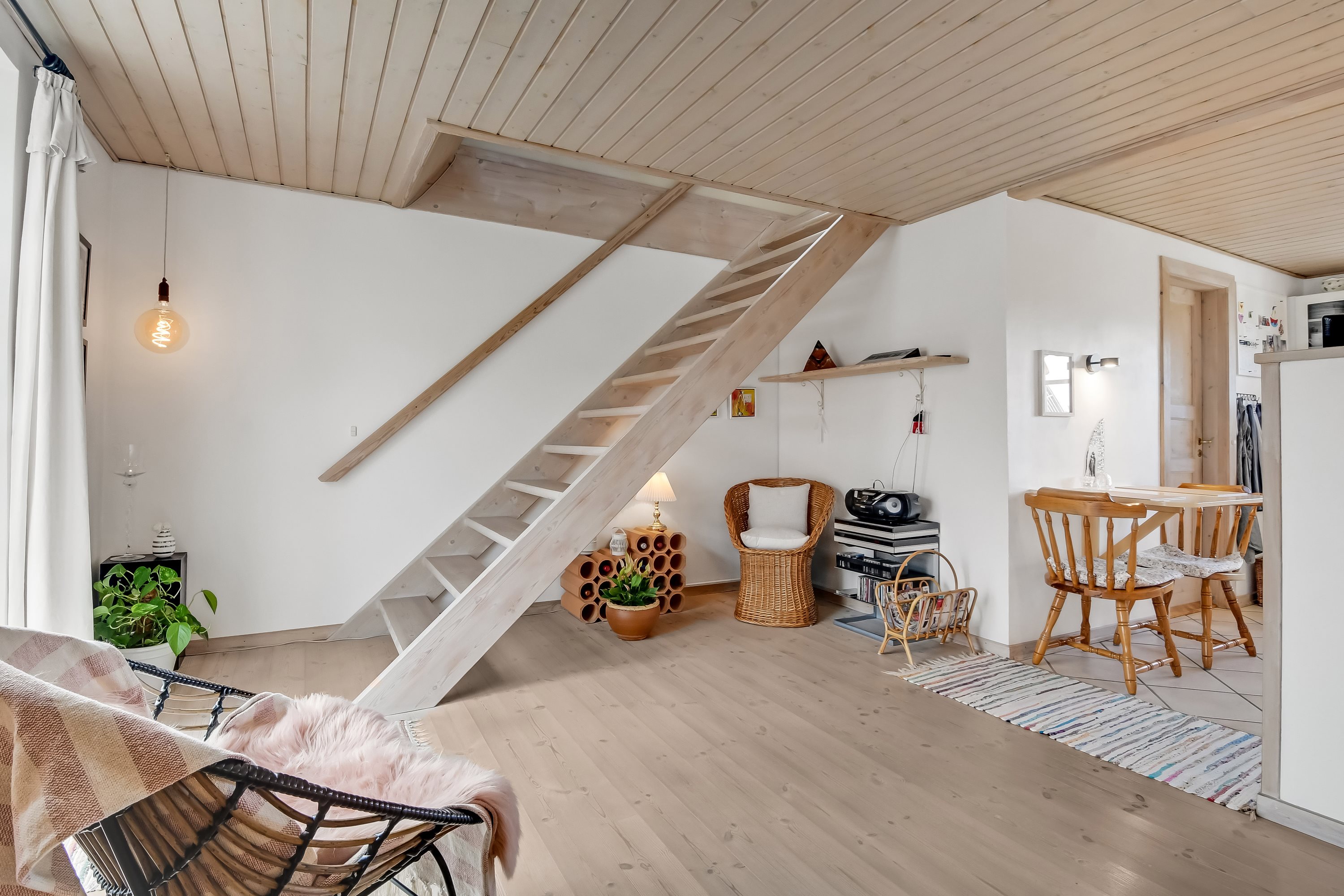 Fremhævet stue billede i fuldskærmstilstand. Billede af Remmerstrandvej 112, Gudum, 7620 Lemvig