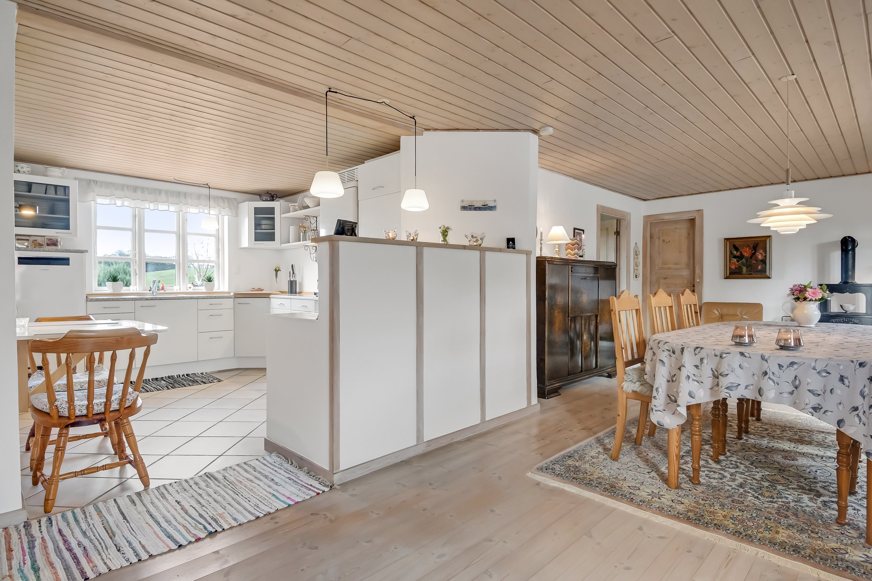 Fremhævet køkken billede i fuldskærmstilstand. Billede af Remmerstrandvej 112, Gudum, 7620 Lemvig