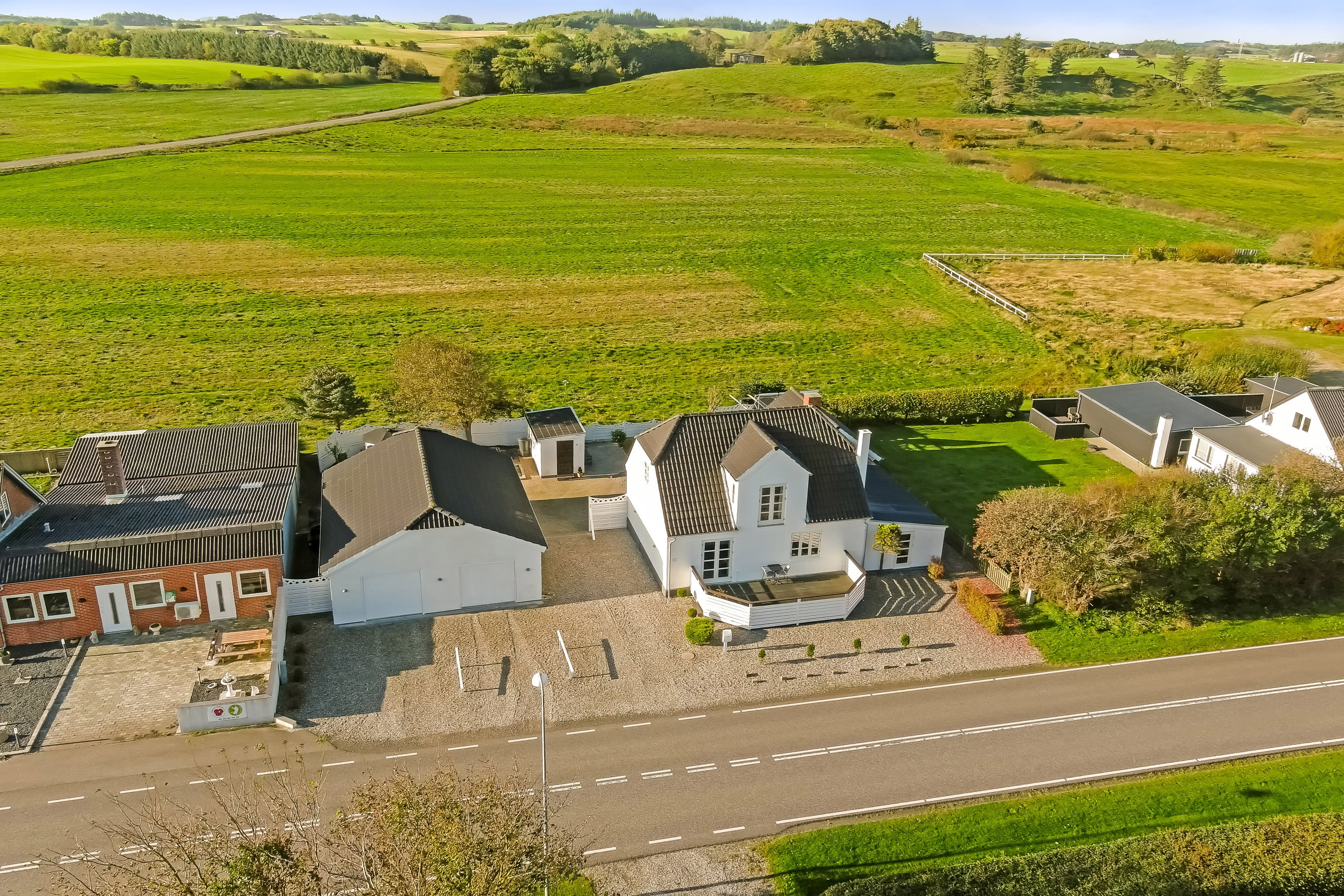 Fremhævet andet billede i fuldskærmstilstand. Billede af Remmerstrandvej 112, Gudum, 7620 Lemvig