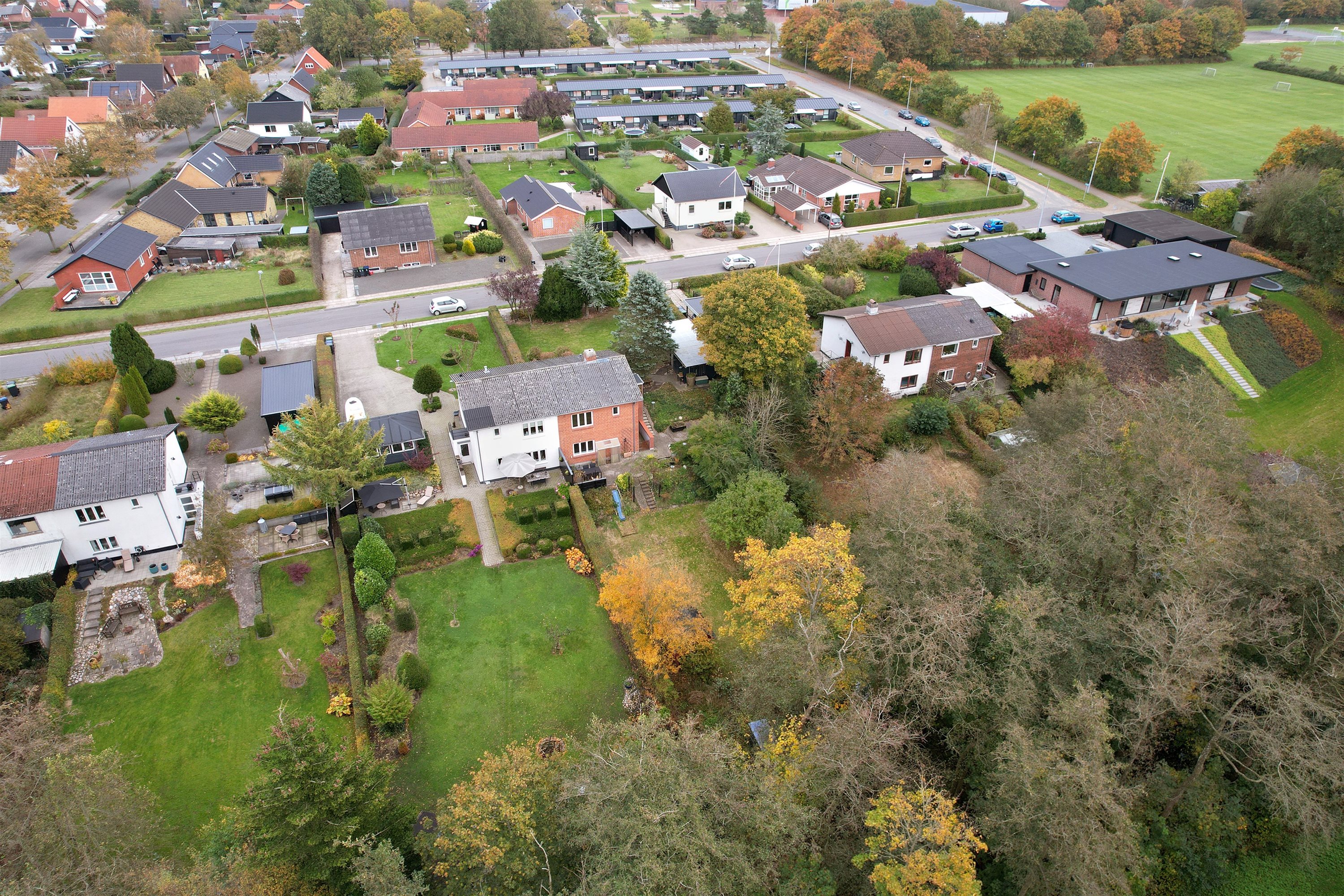 Fremhævet luftfoto billede i fuldskærmstilstand. Billede af Bakkevej 36, Varde, 6800 Varde