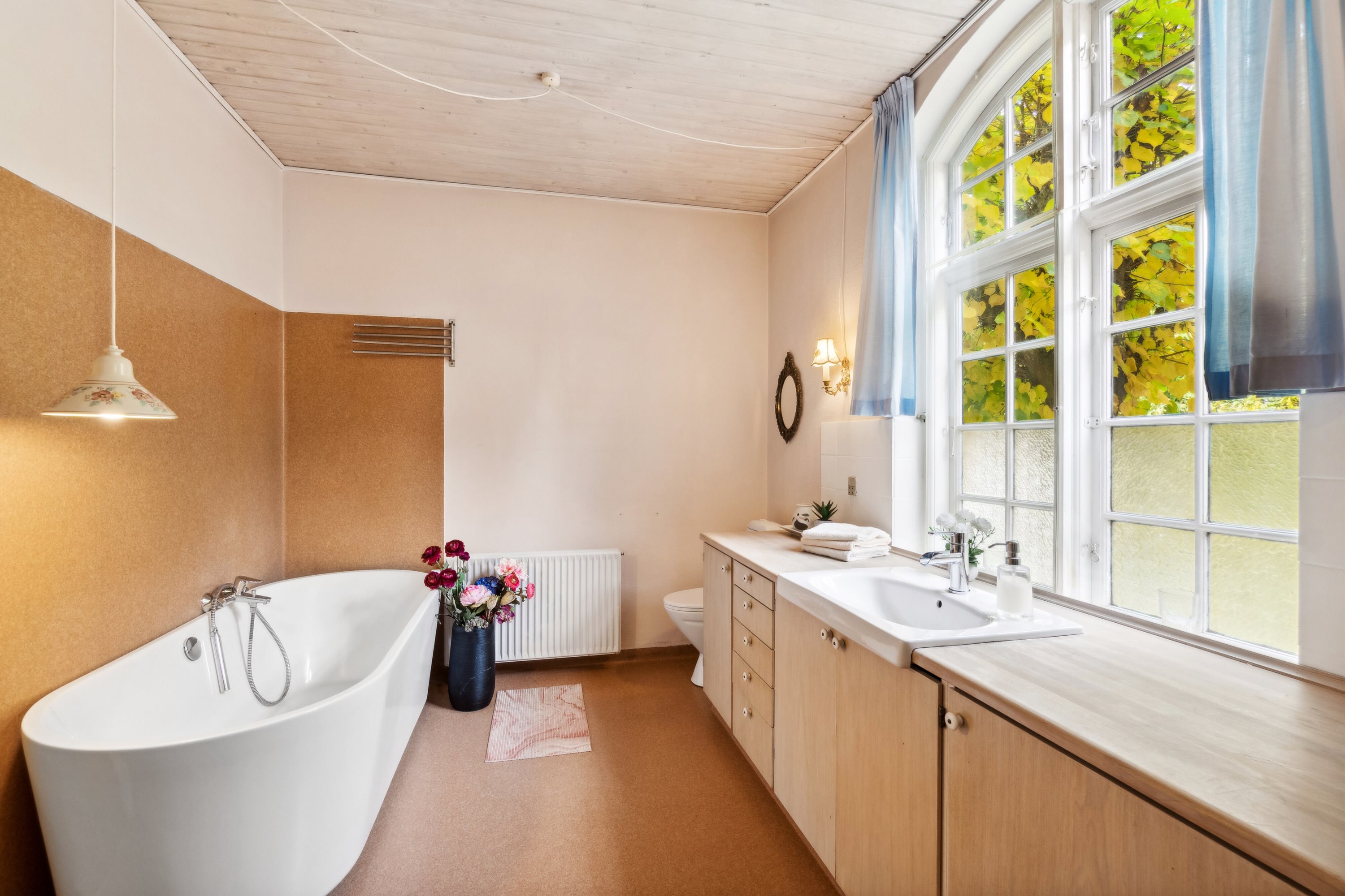 Fremhævet badeværelse billede i fuldskærmstilstand. Billede af Lundby Hovedgade 63, 4750 Lundby