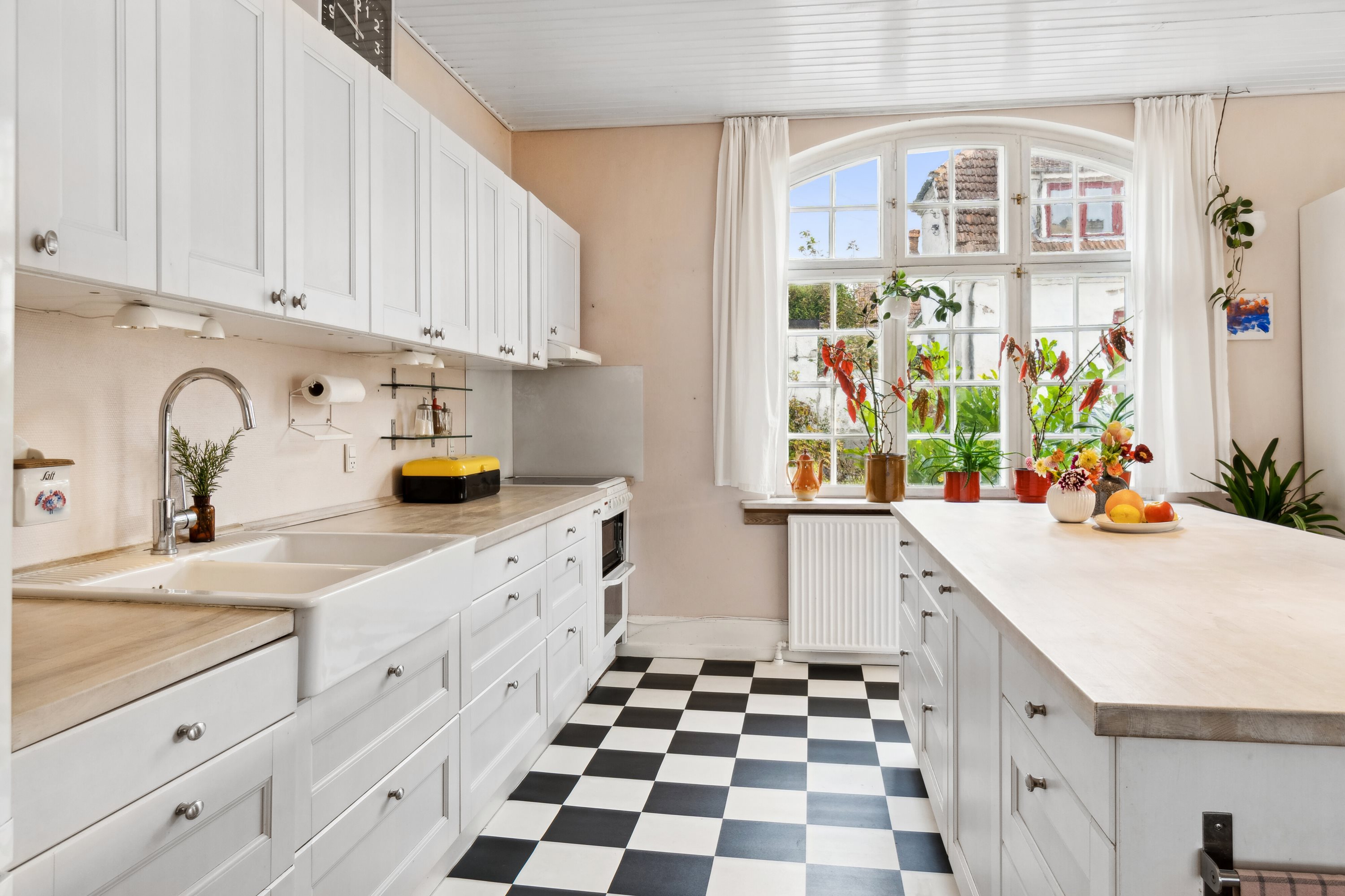 Fremhævet køkken billede i fuldskærmstilstand. Billede af Lundby Hovedgade 63, 4750 Lundby