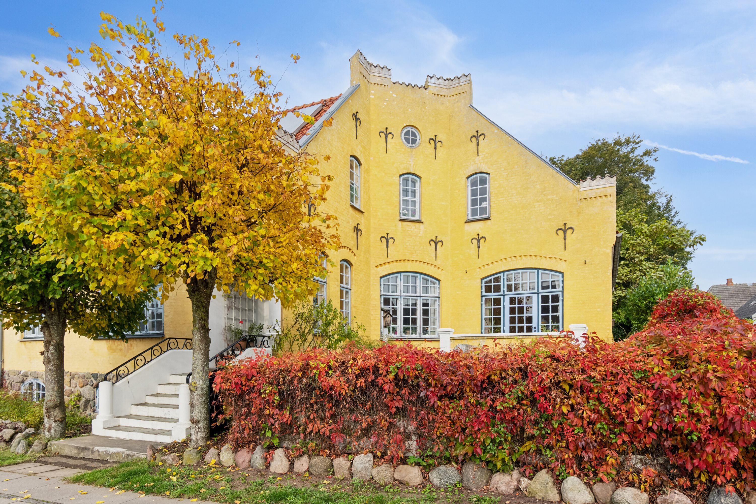 Fremhævet set fra vejen billede i fuldskærmstilstand. Billede af Lundby Hovedgade 63, 4750 Lundby